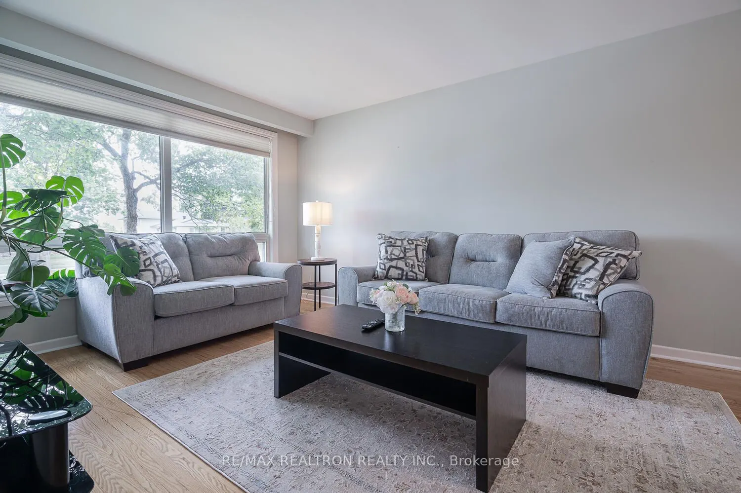142 Cundles Road E
