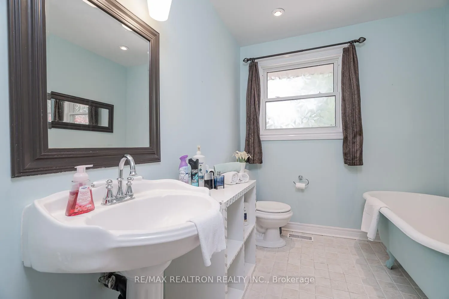 142 Cundles Road E