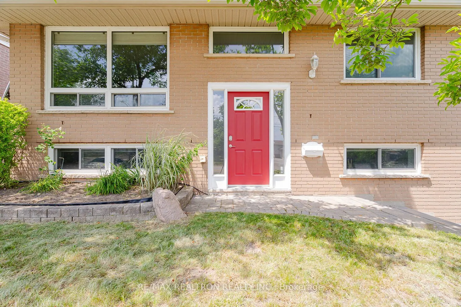 142 Cundles Road E