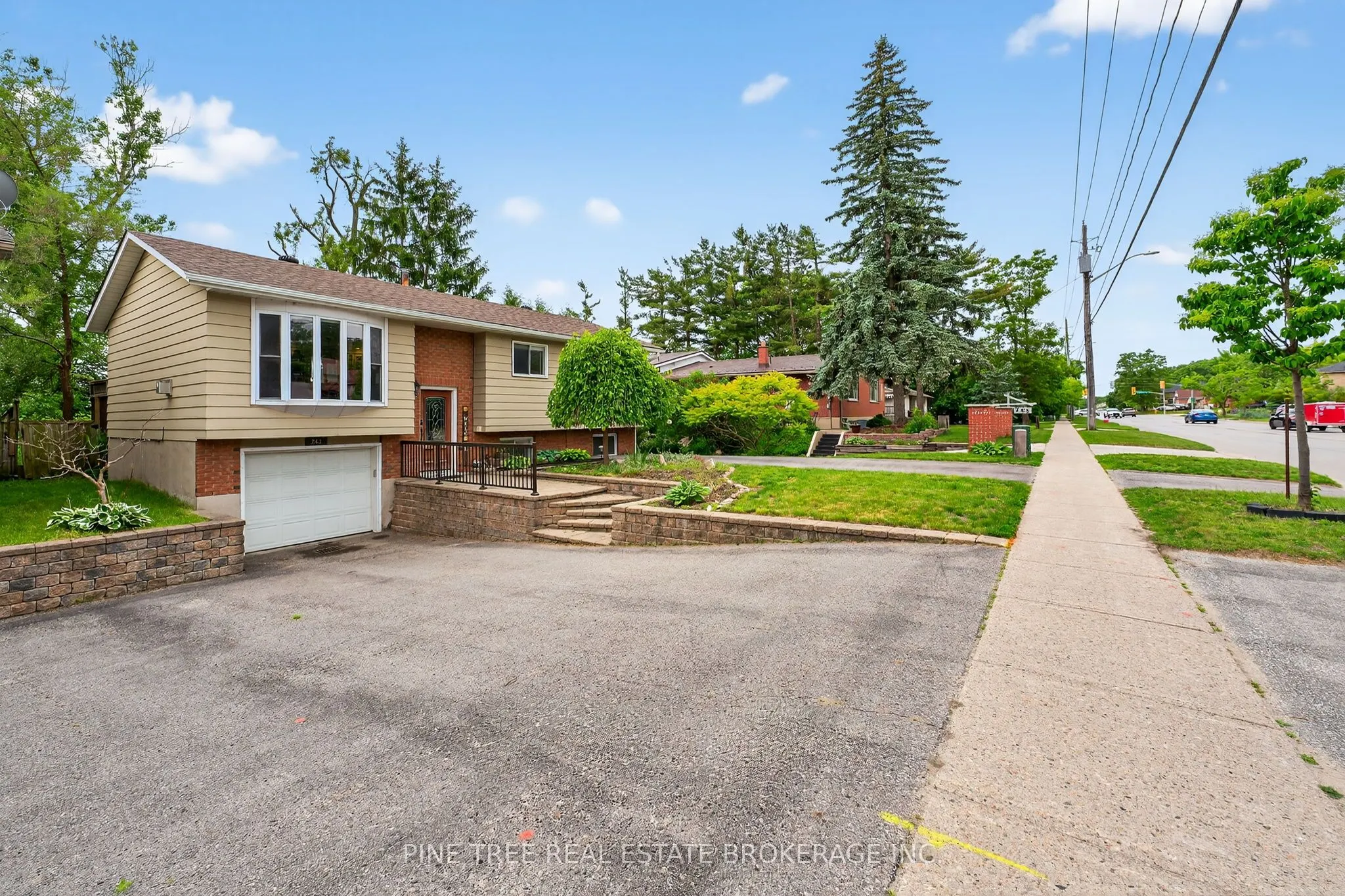 261 Edgehill Drive