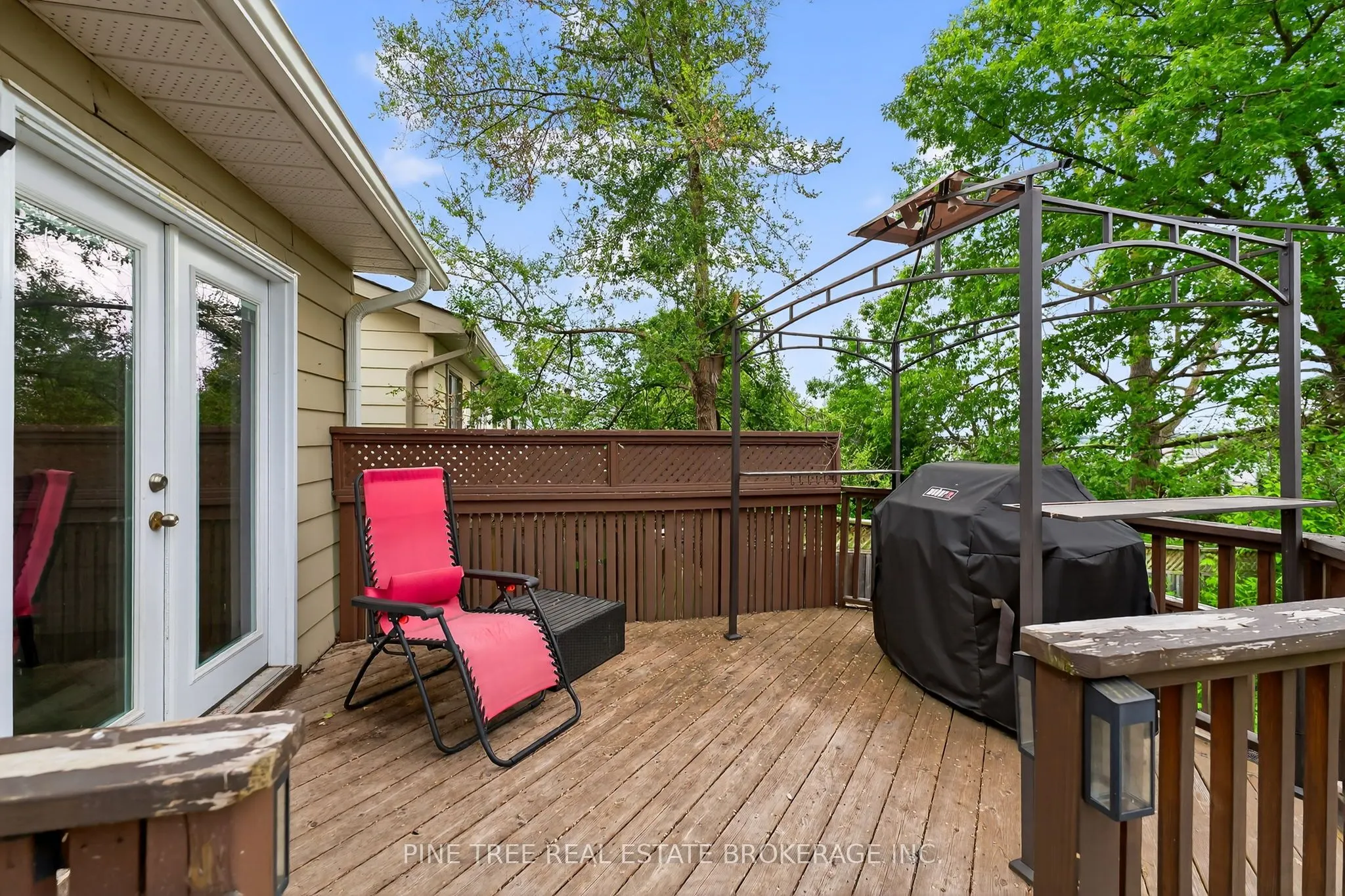 261 Edgehill Drive