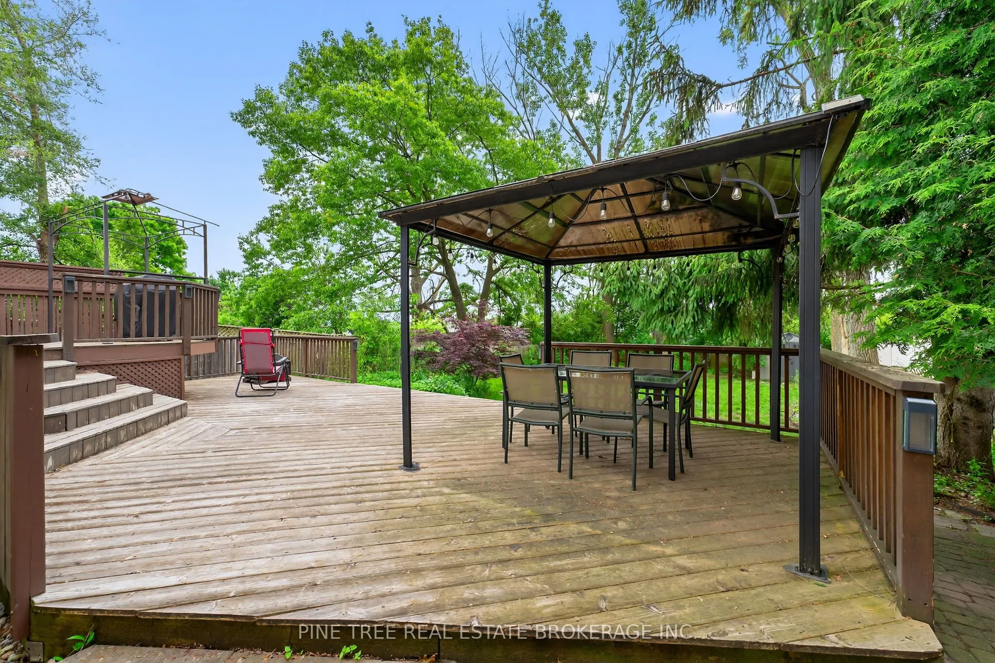 261 Edgehill Drive