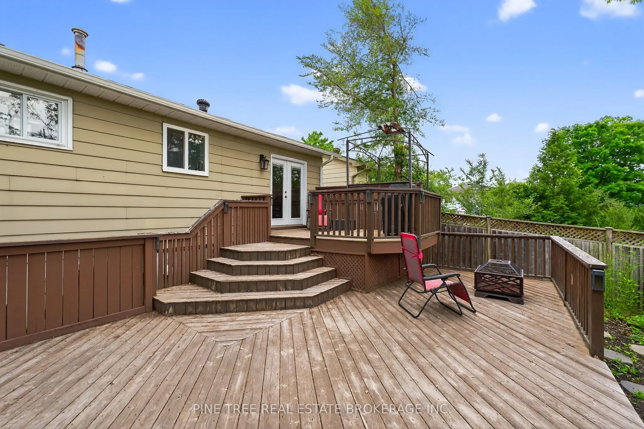 261 Edgehill Drive