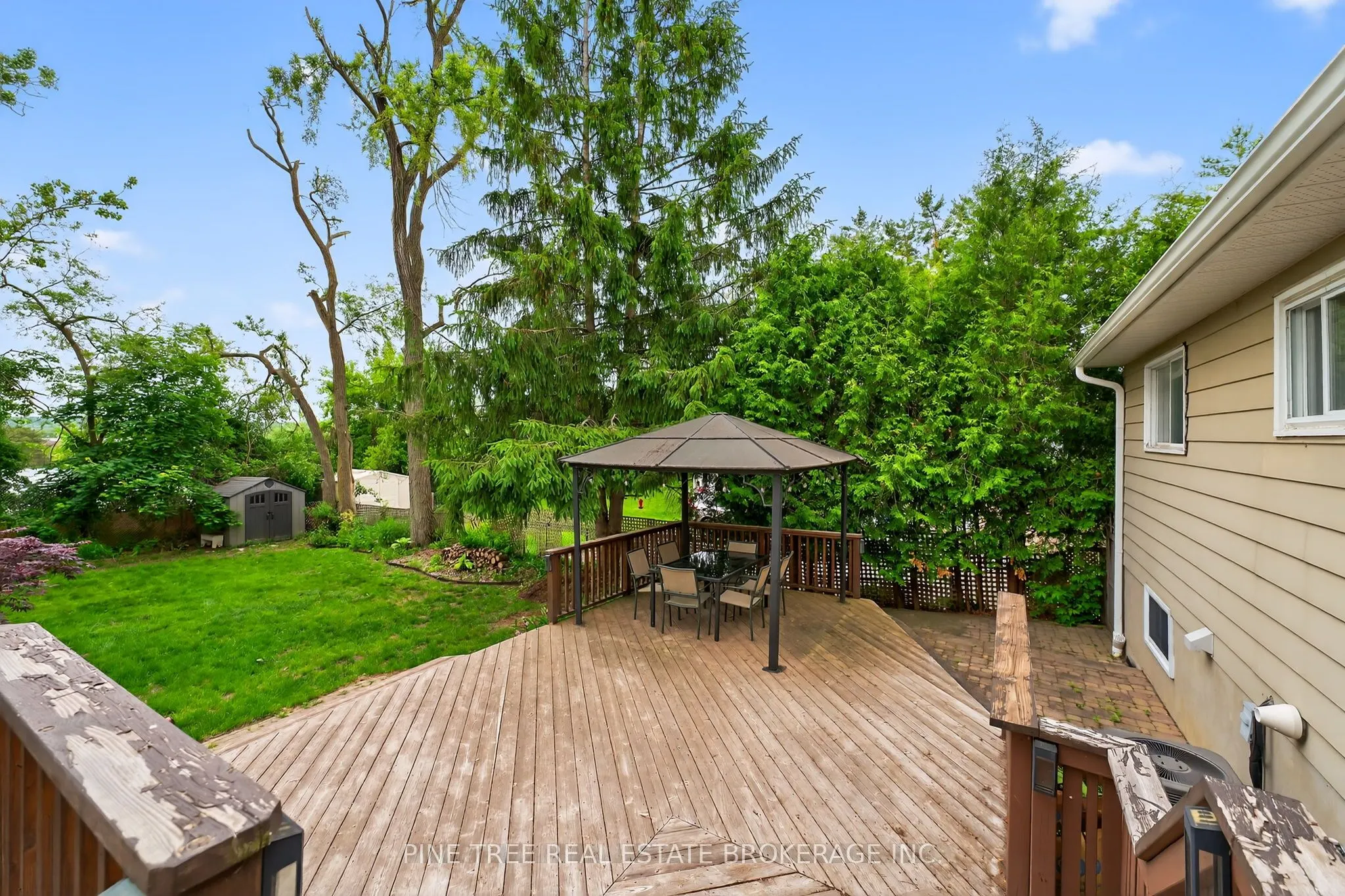 261 Edgehill Drive