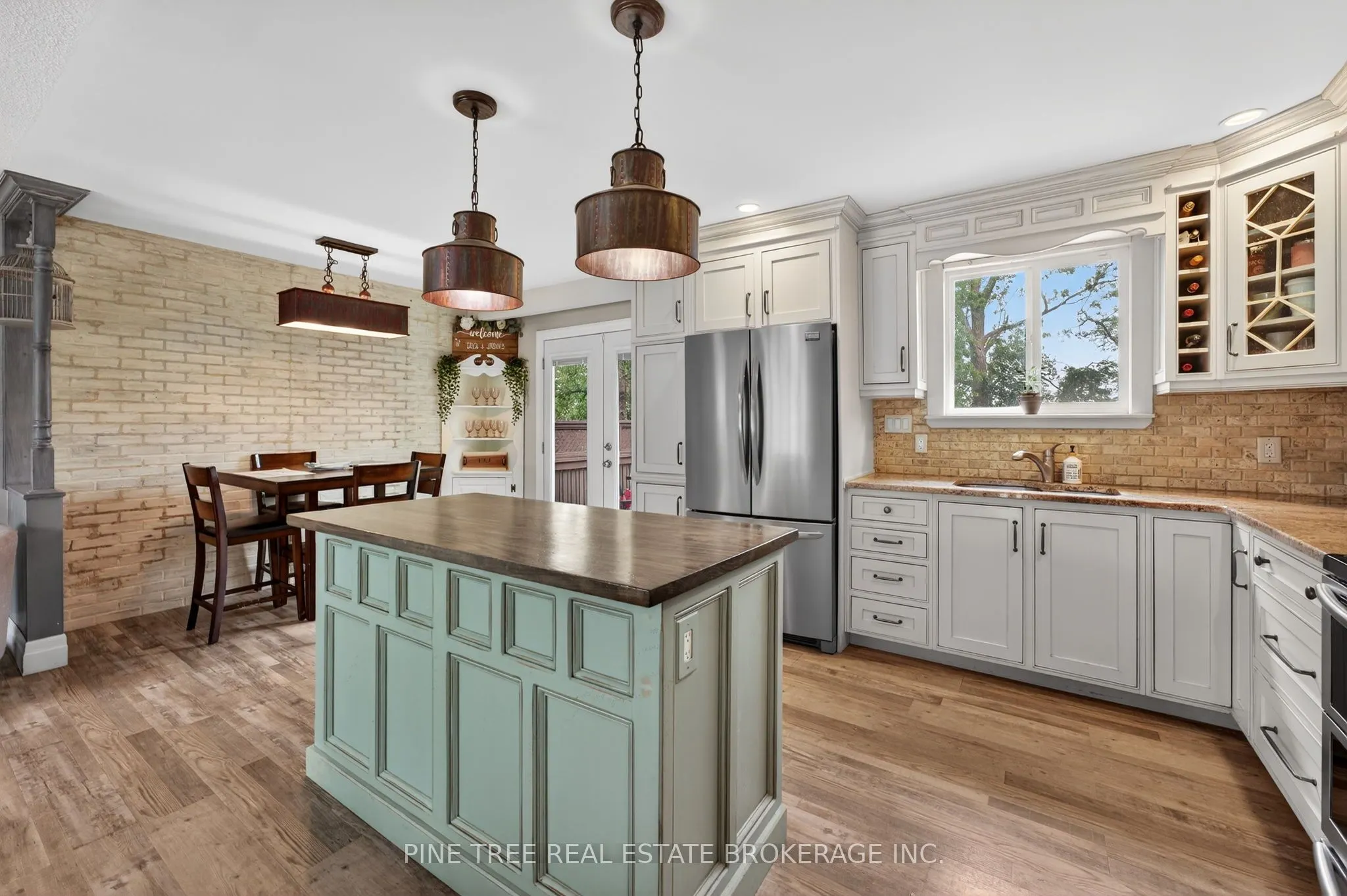 261 Edgehill Drive