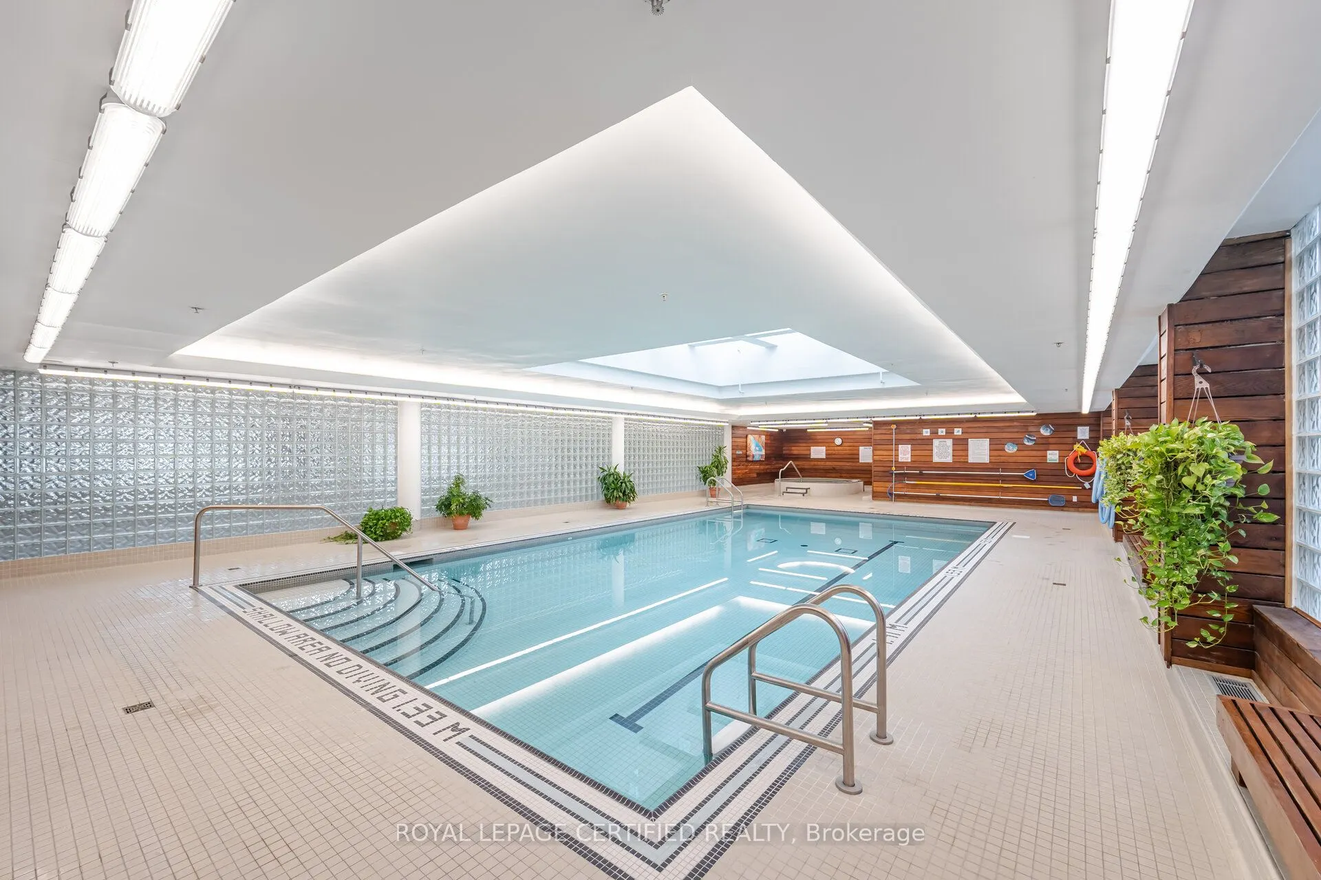 140 Dunlop Street E, #803