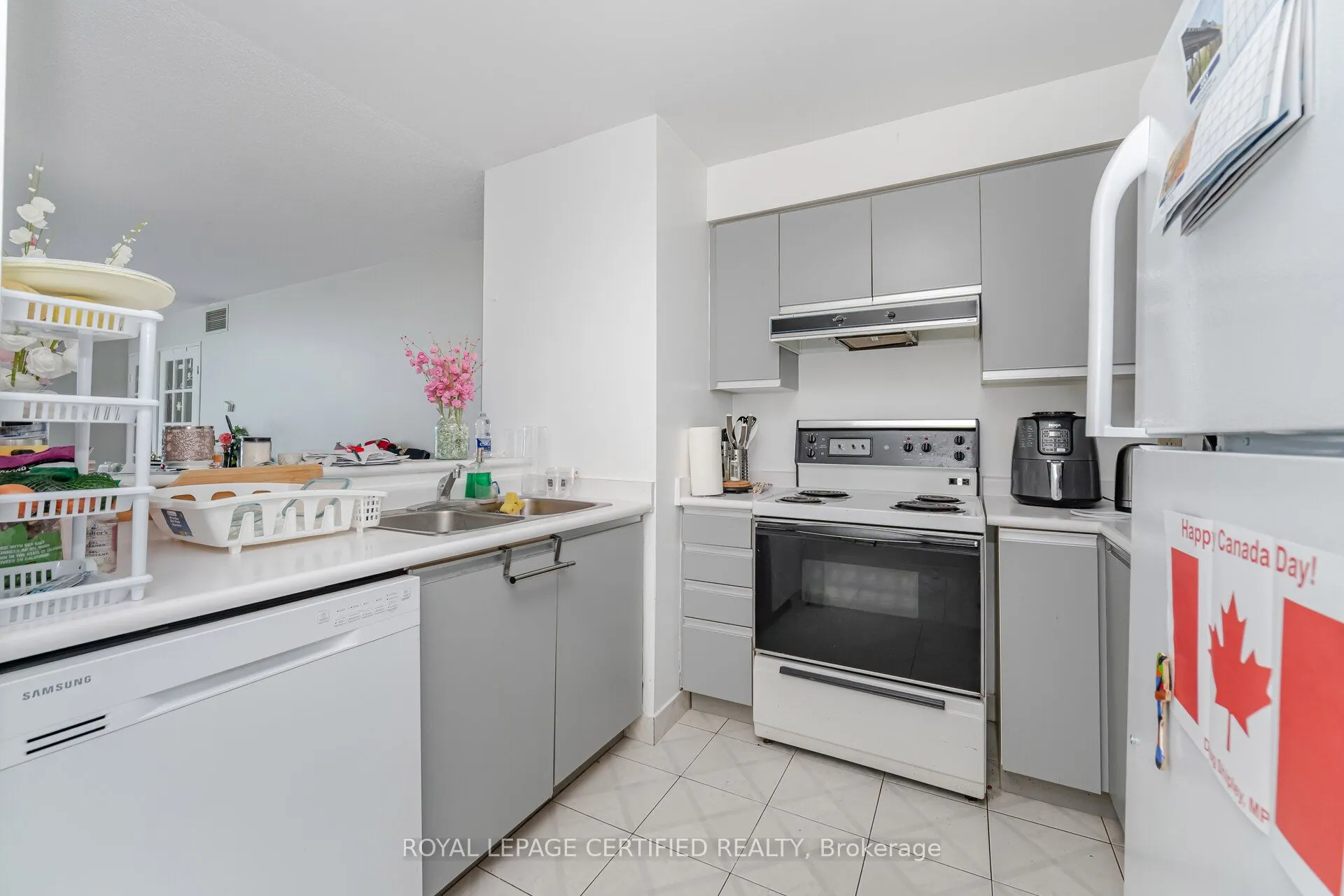 140 Dunlop Street E, #803