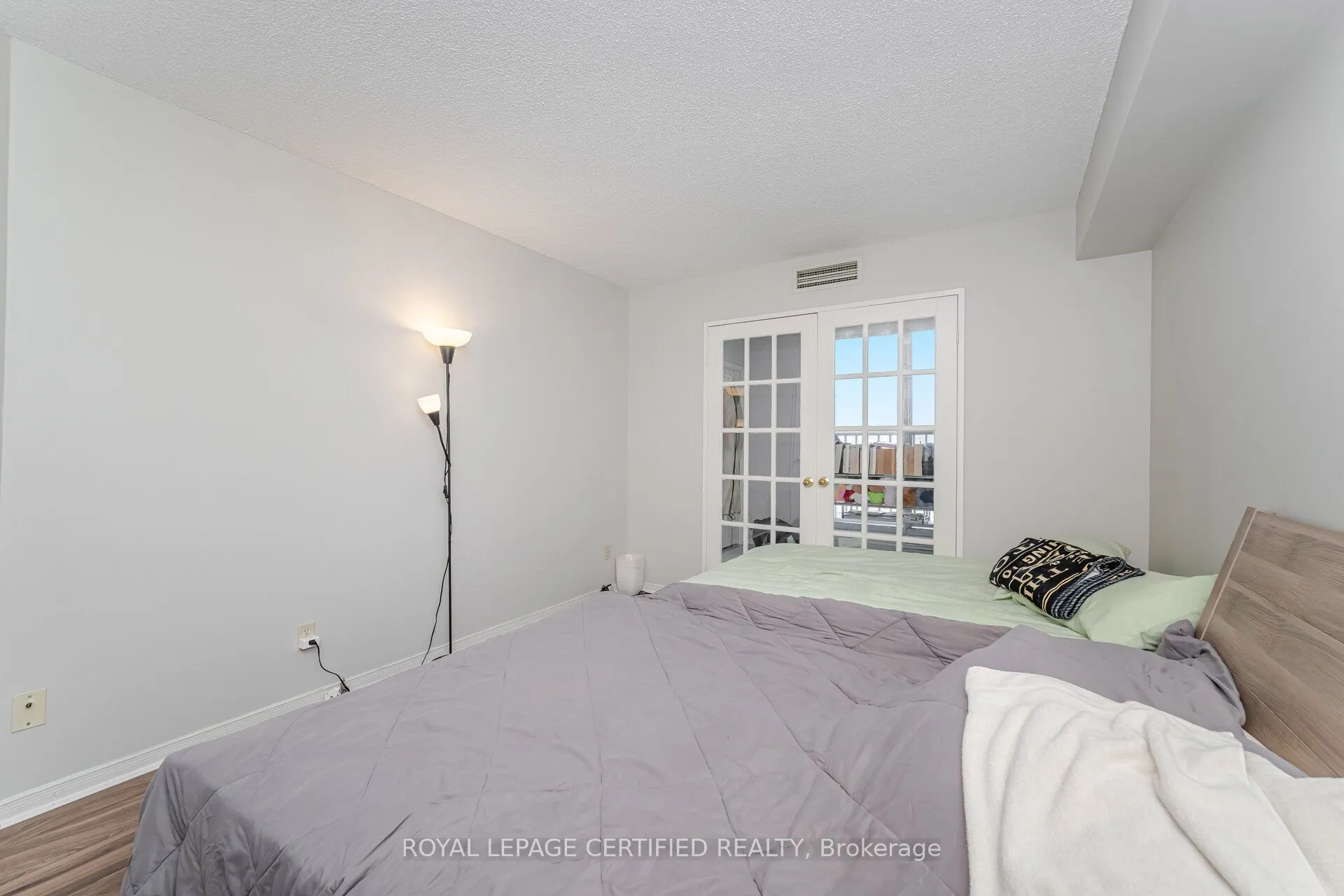 140 Dunlop Street E, #803