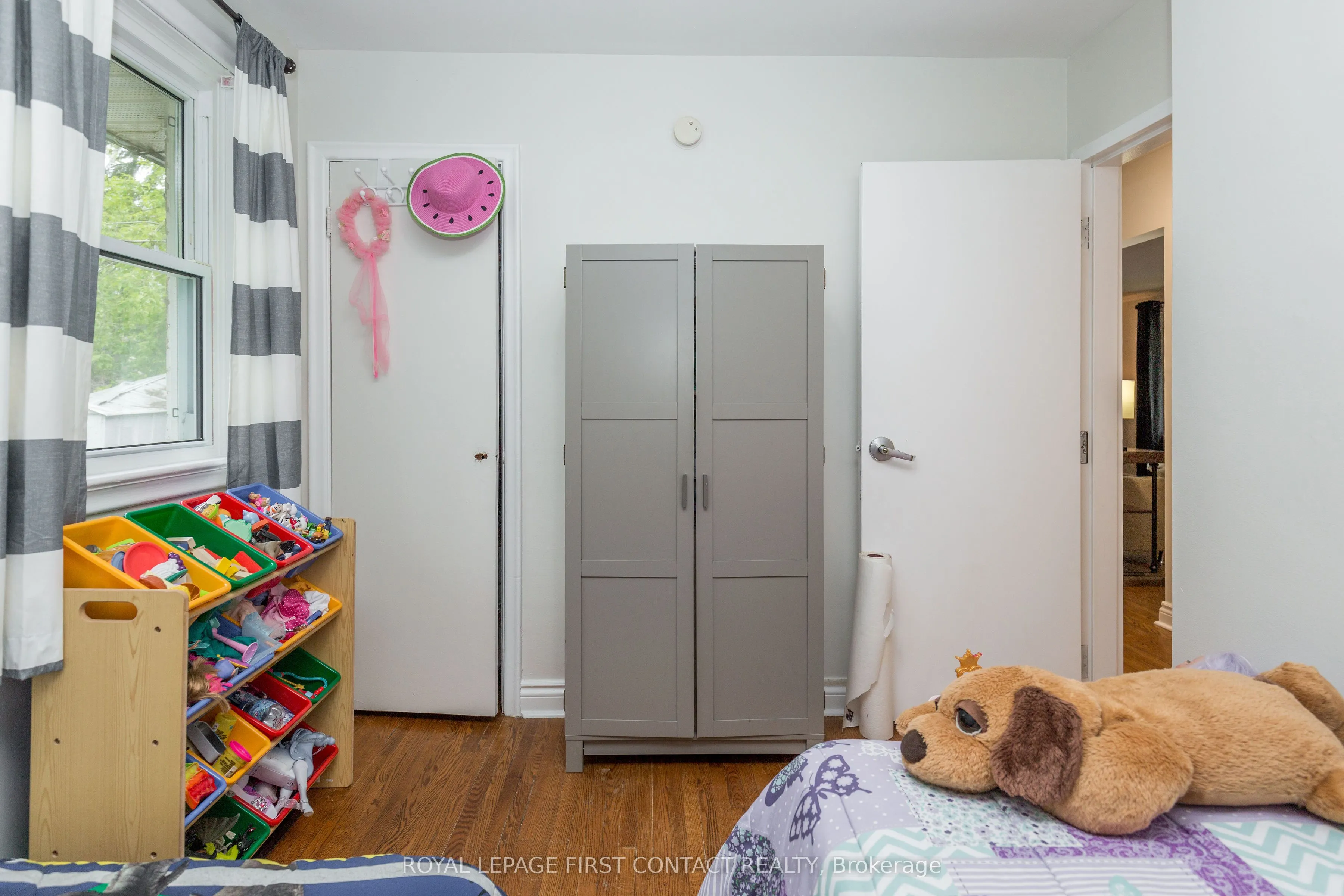 48 Brant Street W