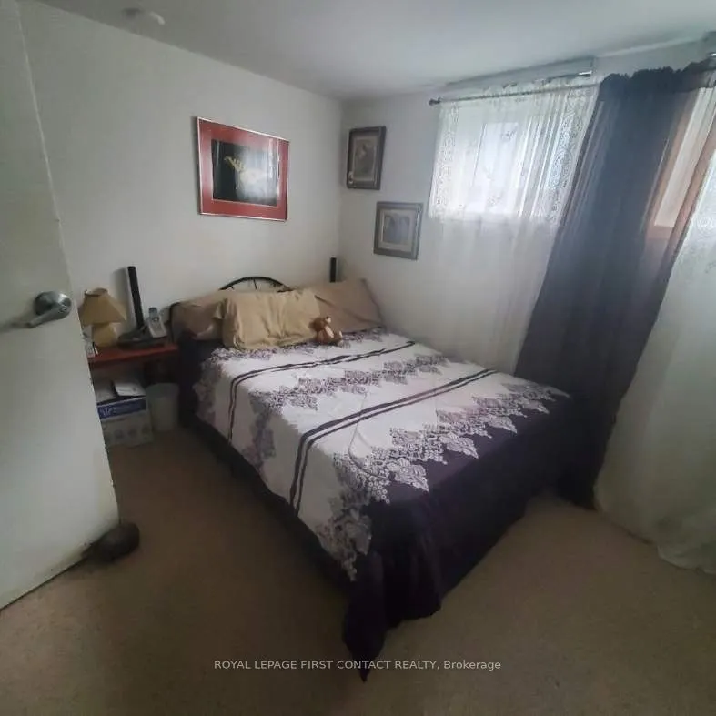 48 Brant Street W