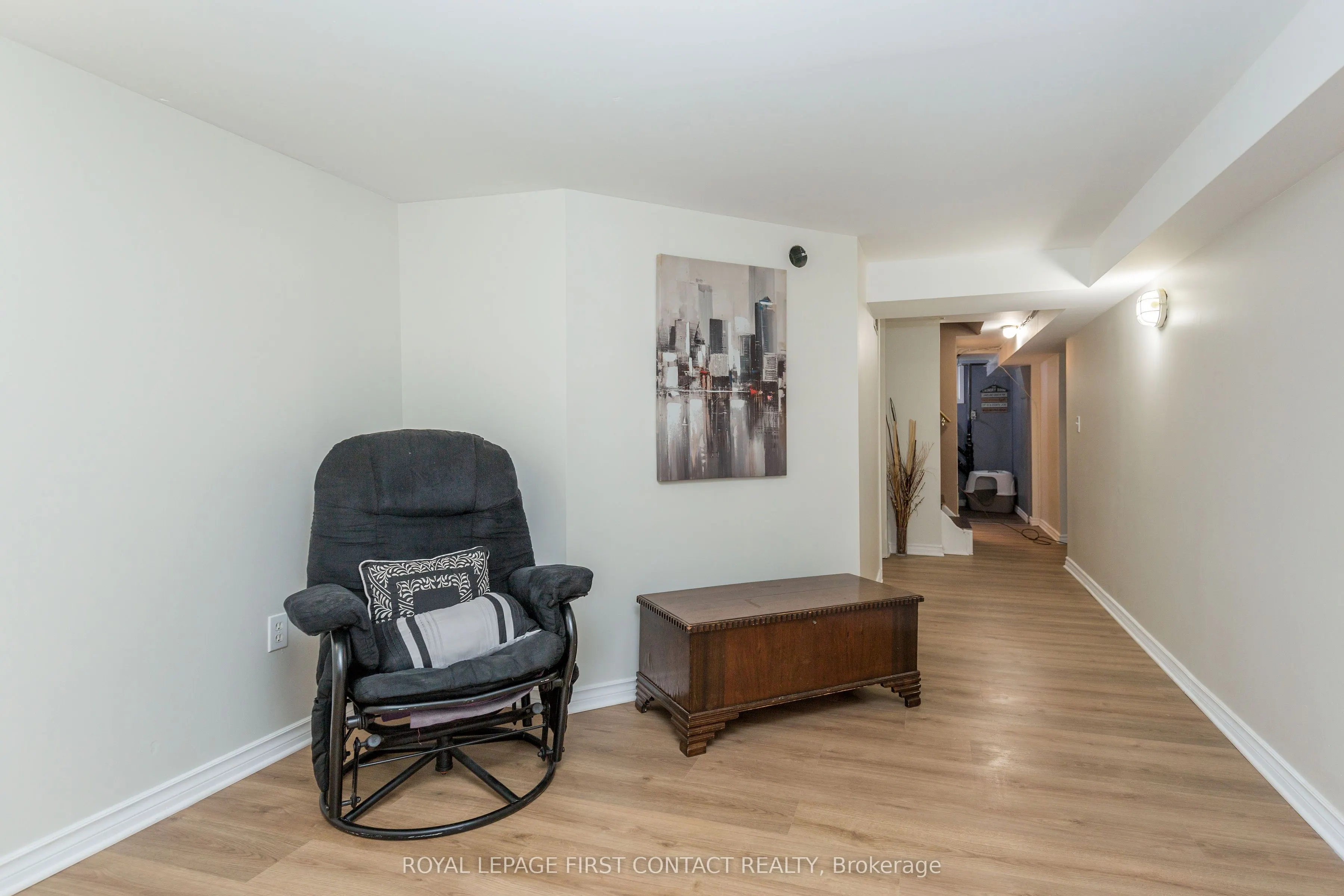 48 Brant Street W