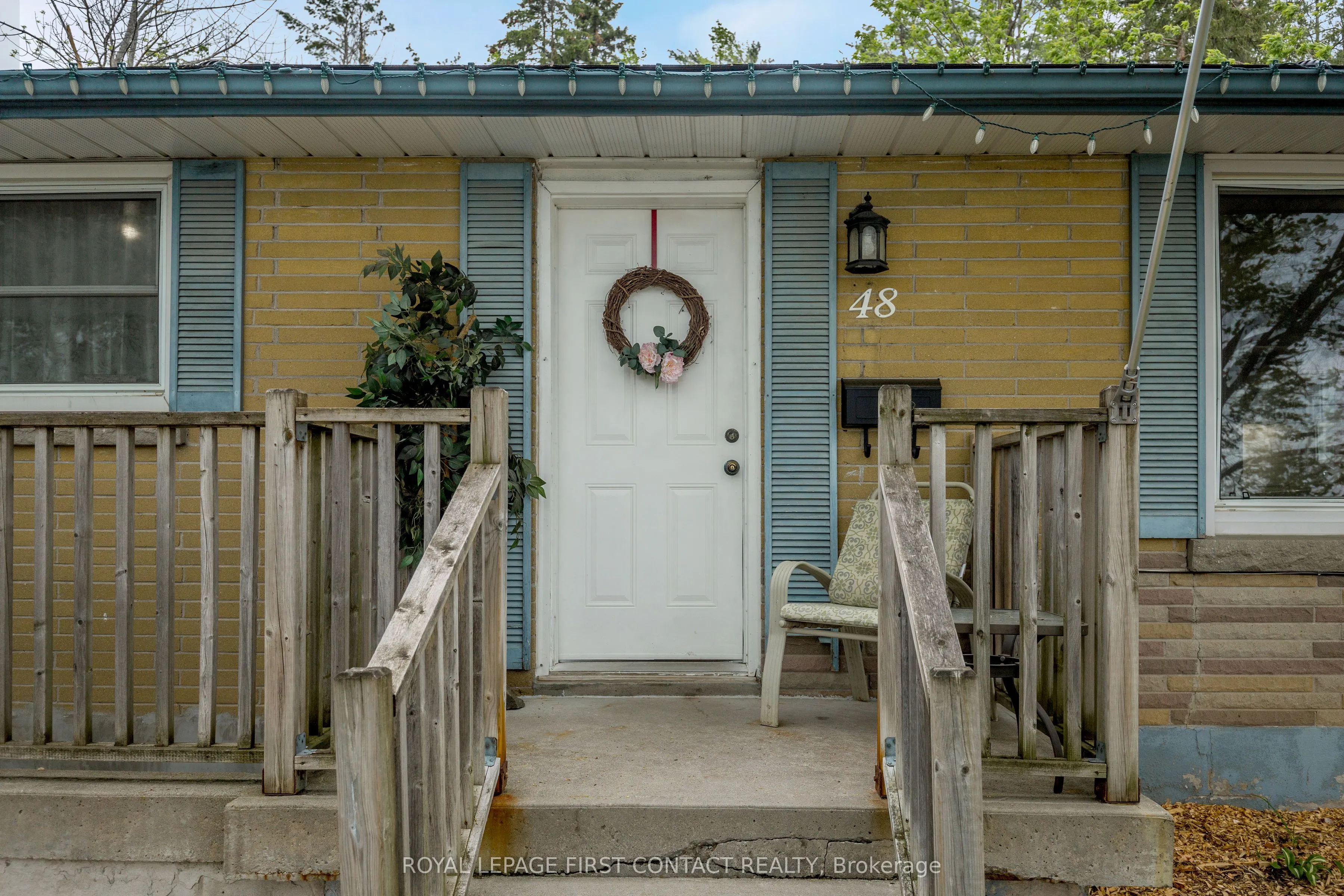 48 Brant Street W