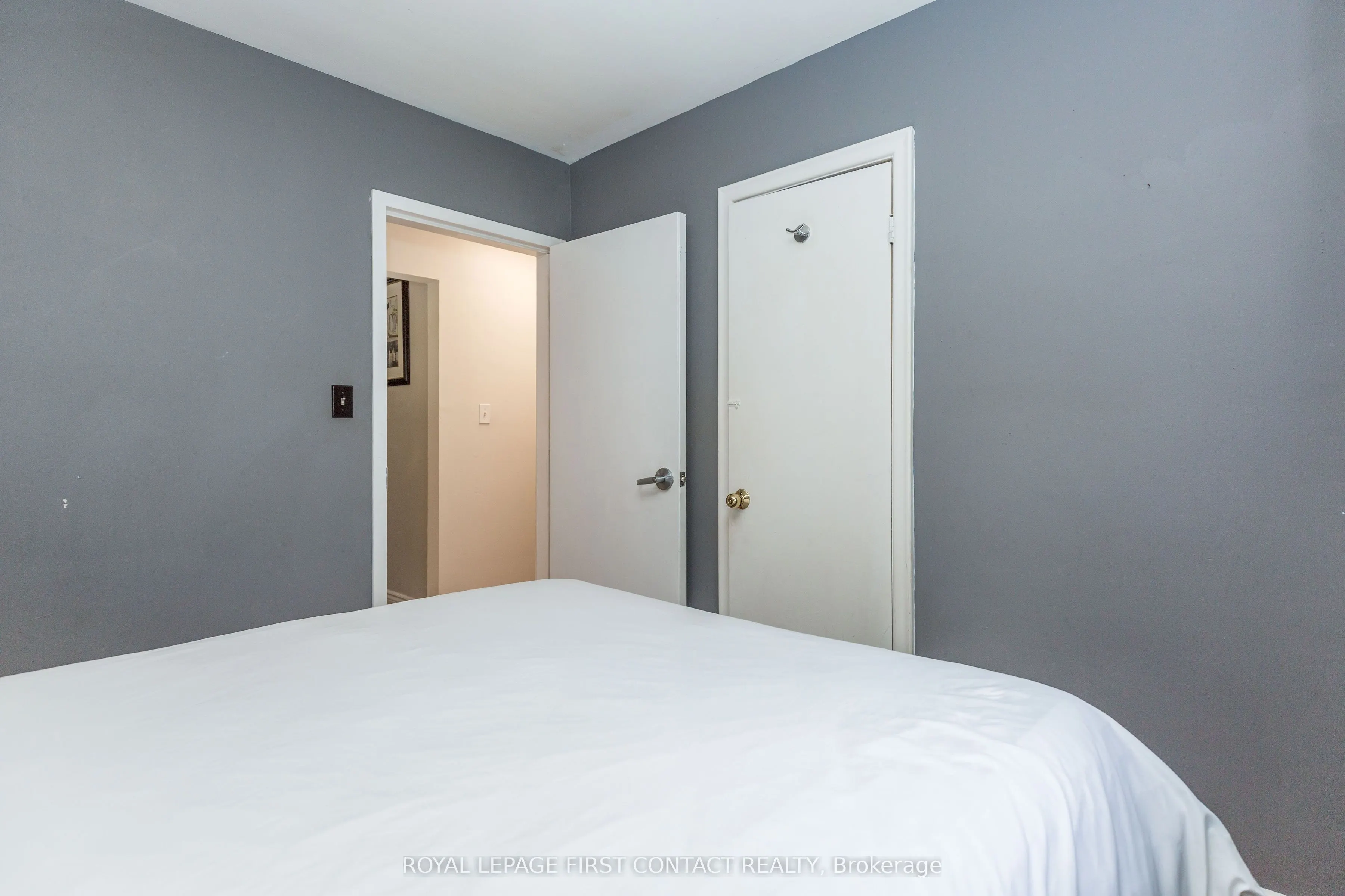 48 Brant Street W