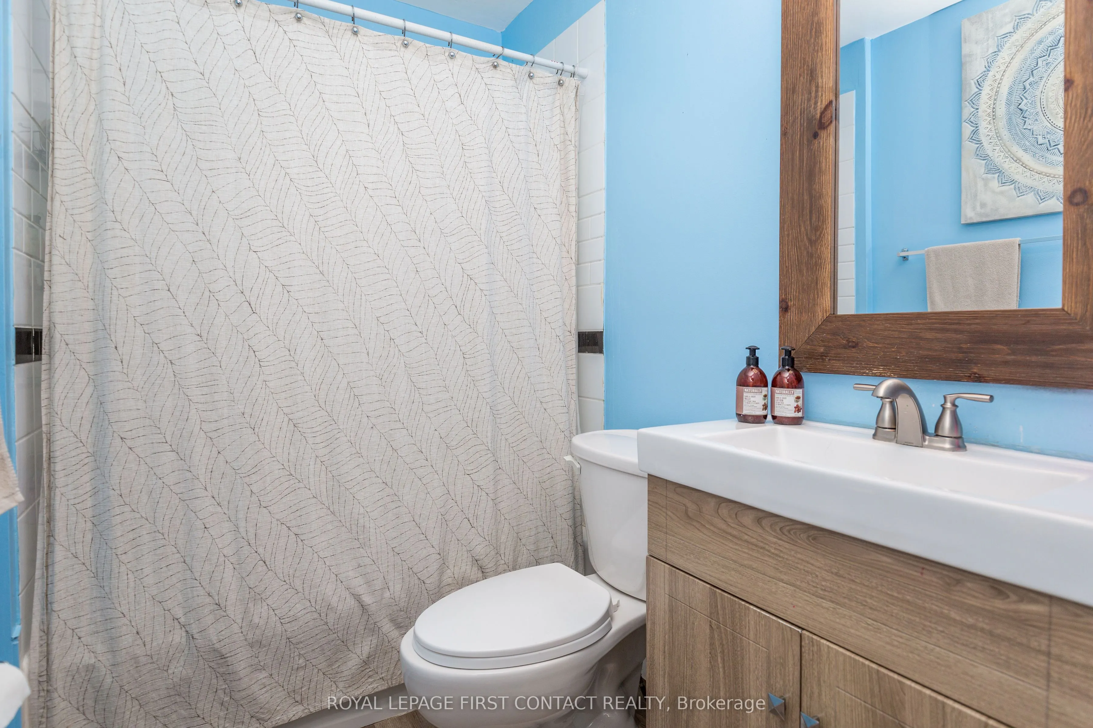 48 Brant Street W