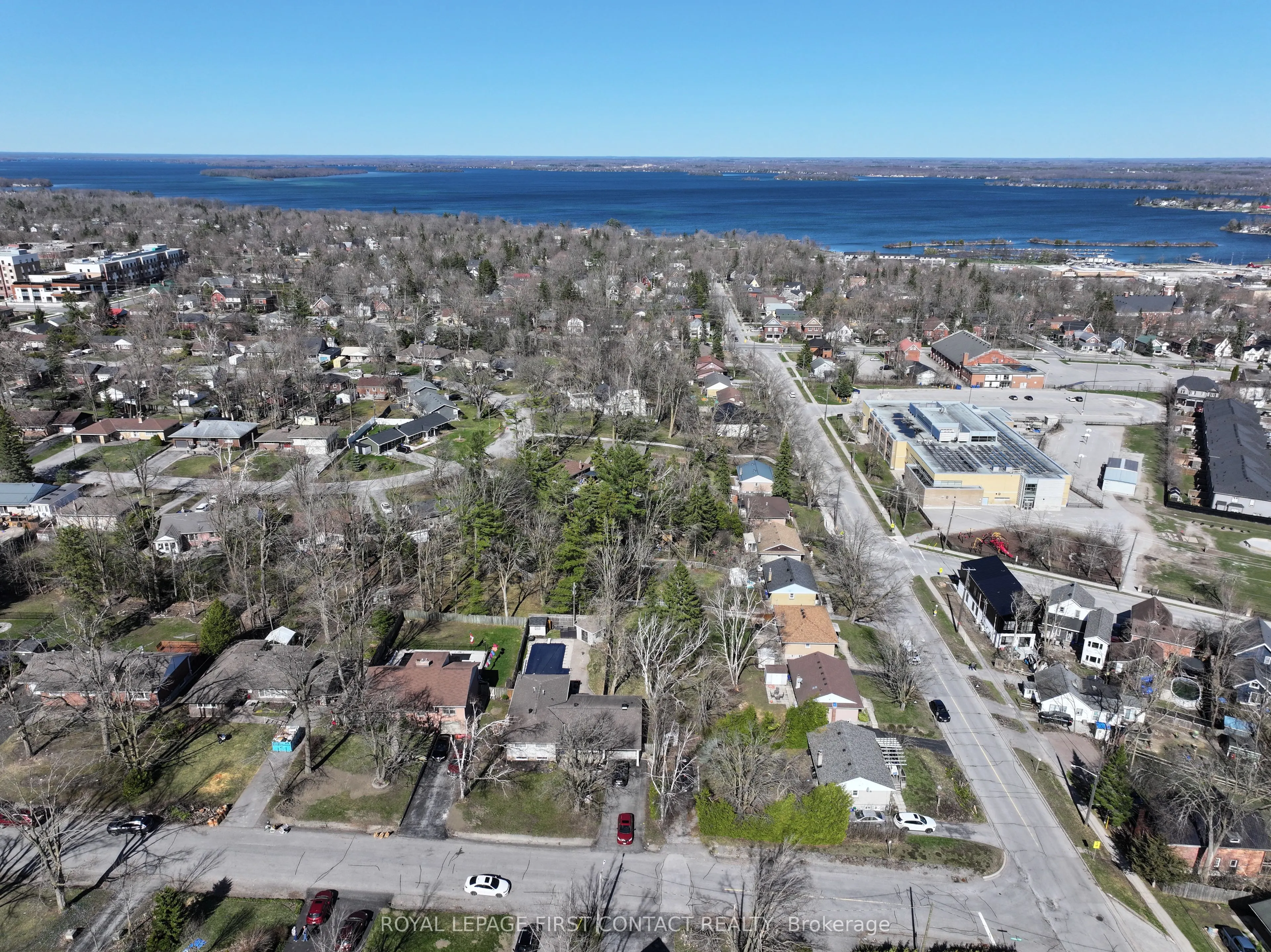 48 Brant Street W