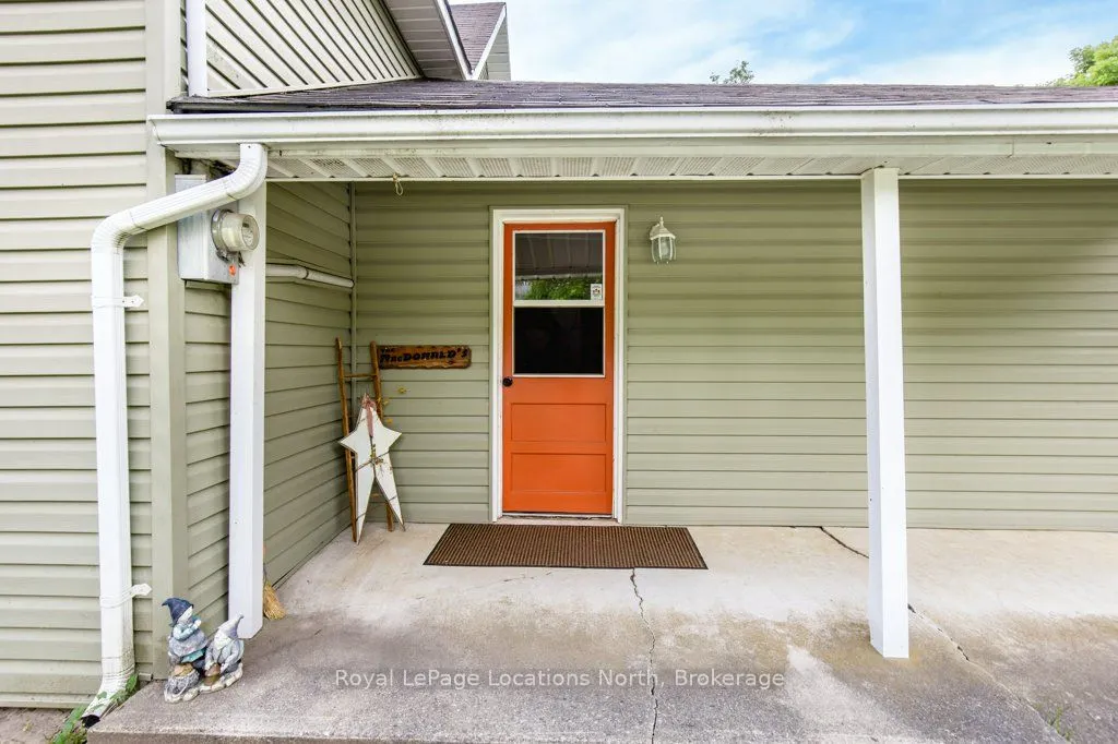10 Wellington Street E