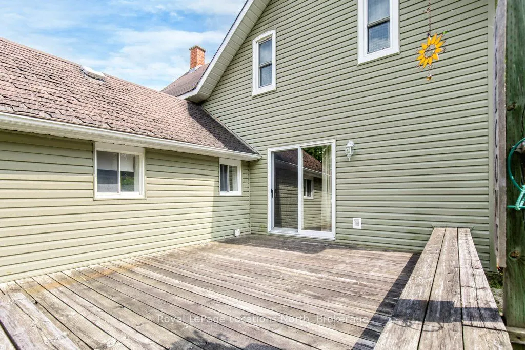 10 Wellington Street E