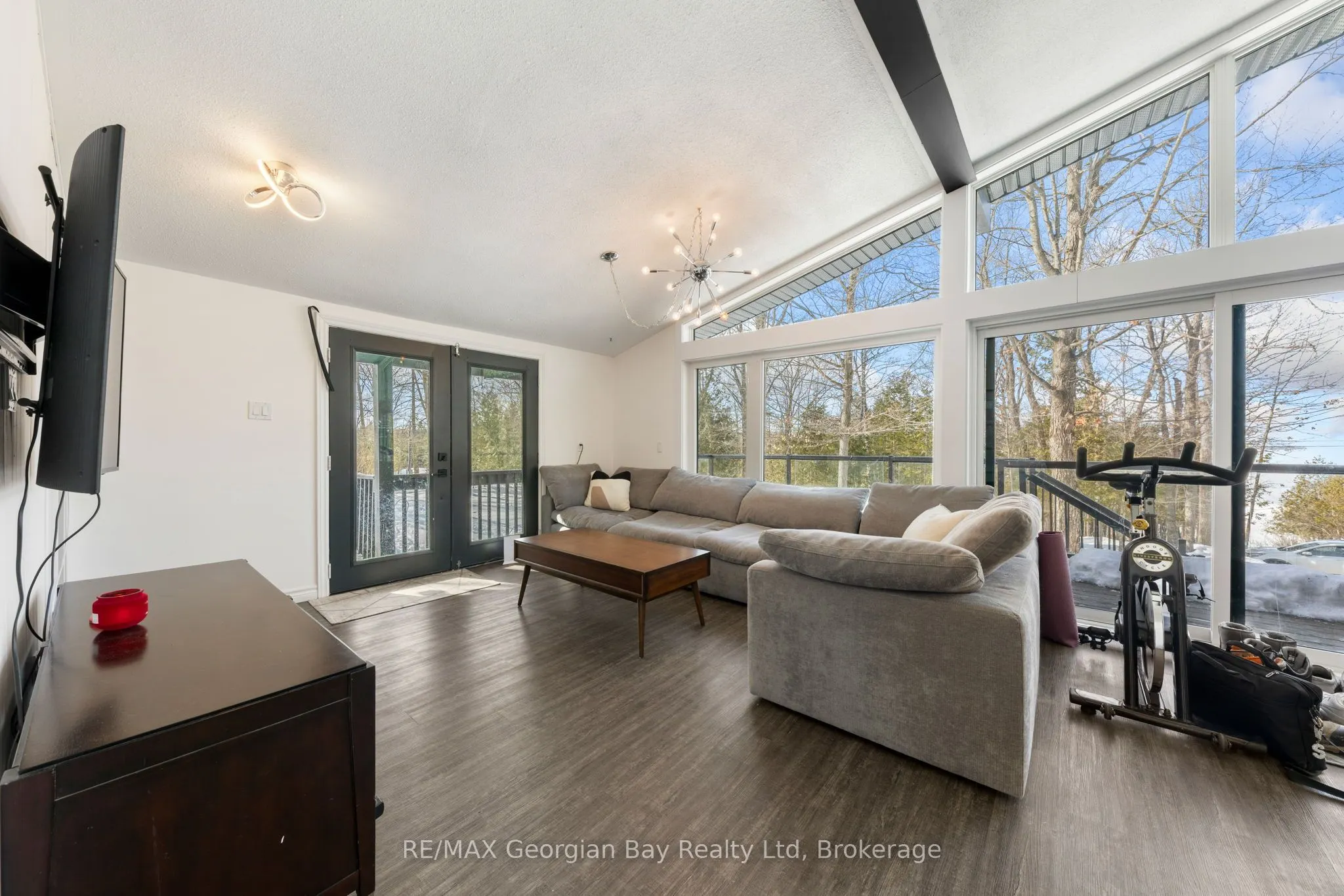 1745 Twin Oaks Crescent