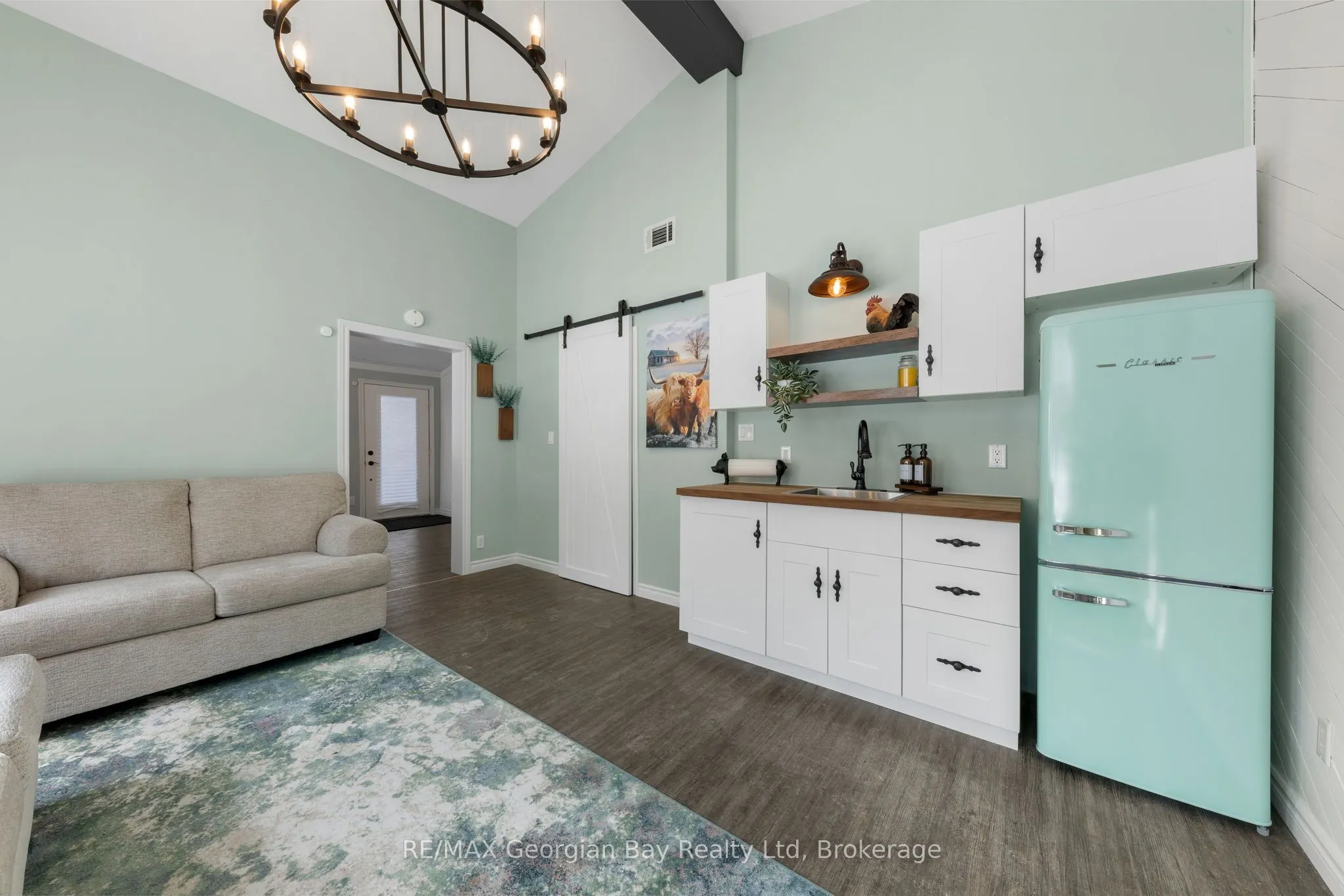 1745 Twin Oaks Crescent