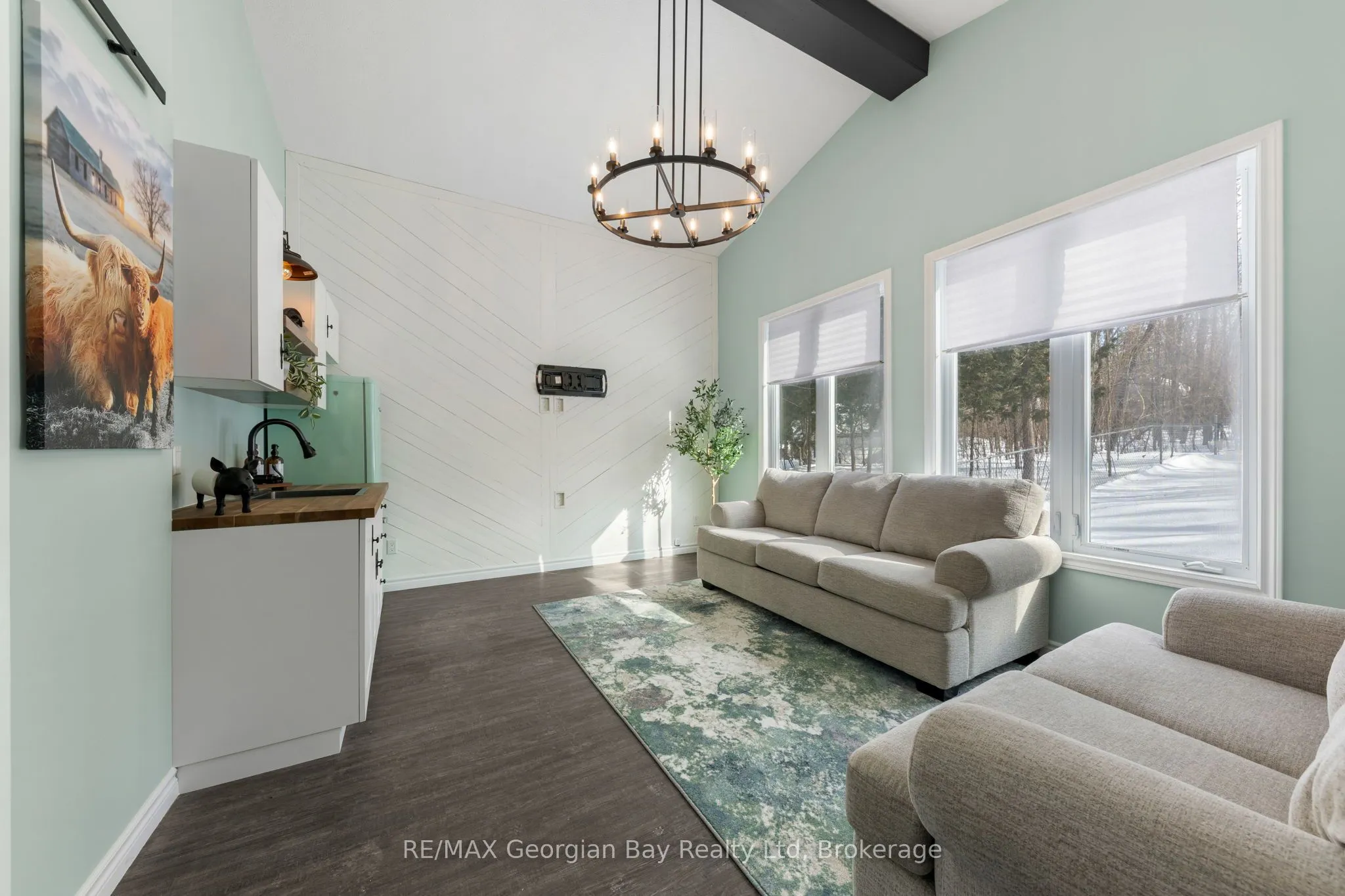 1745 Twin Oaks Crescent