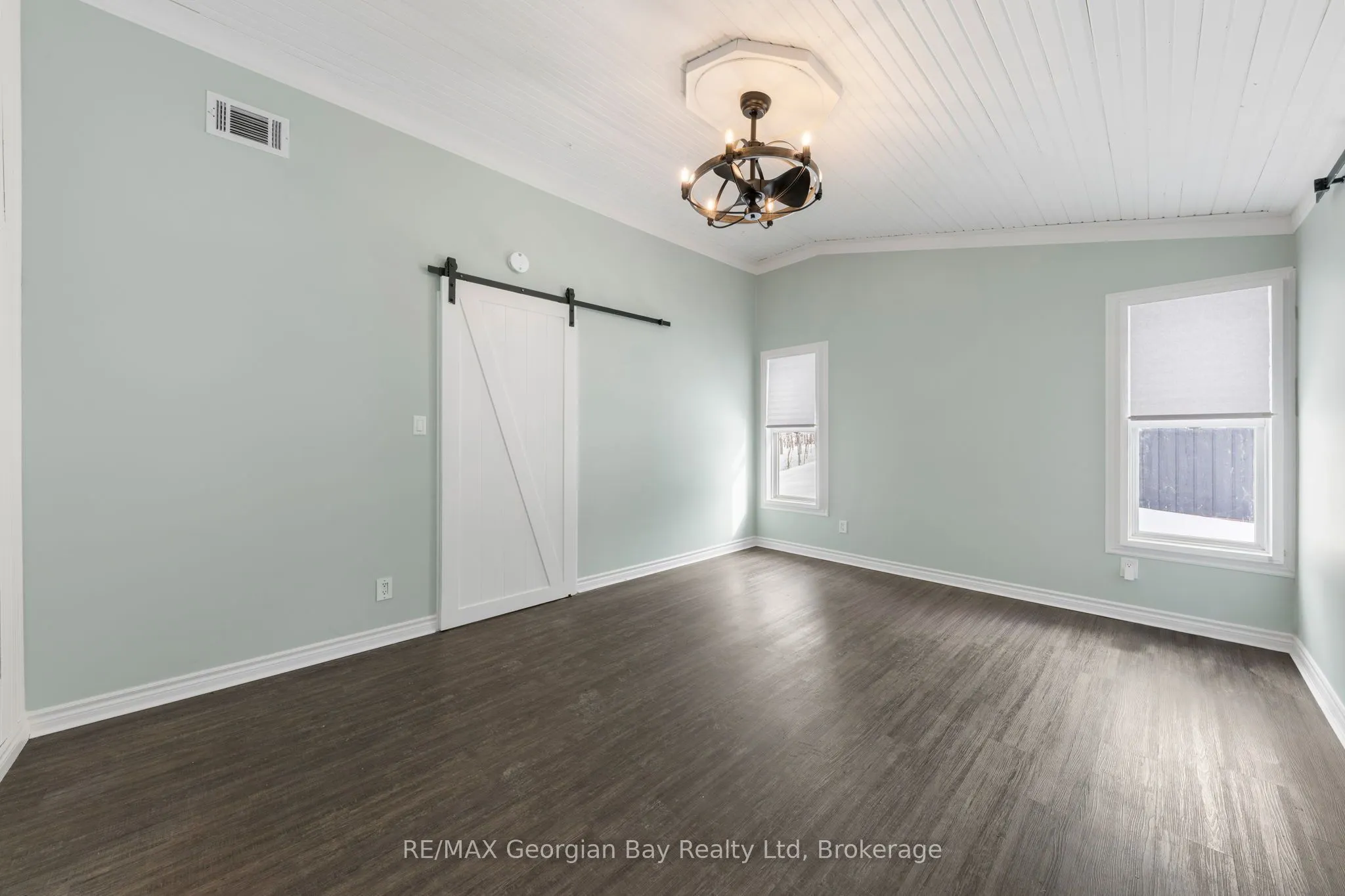 1745 Twin Oaks Crescent