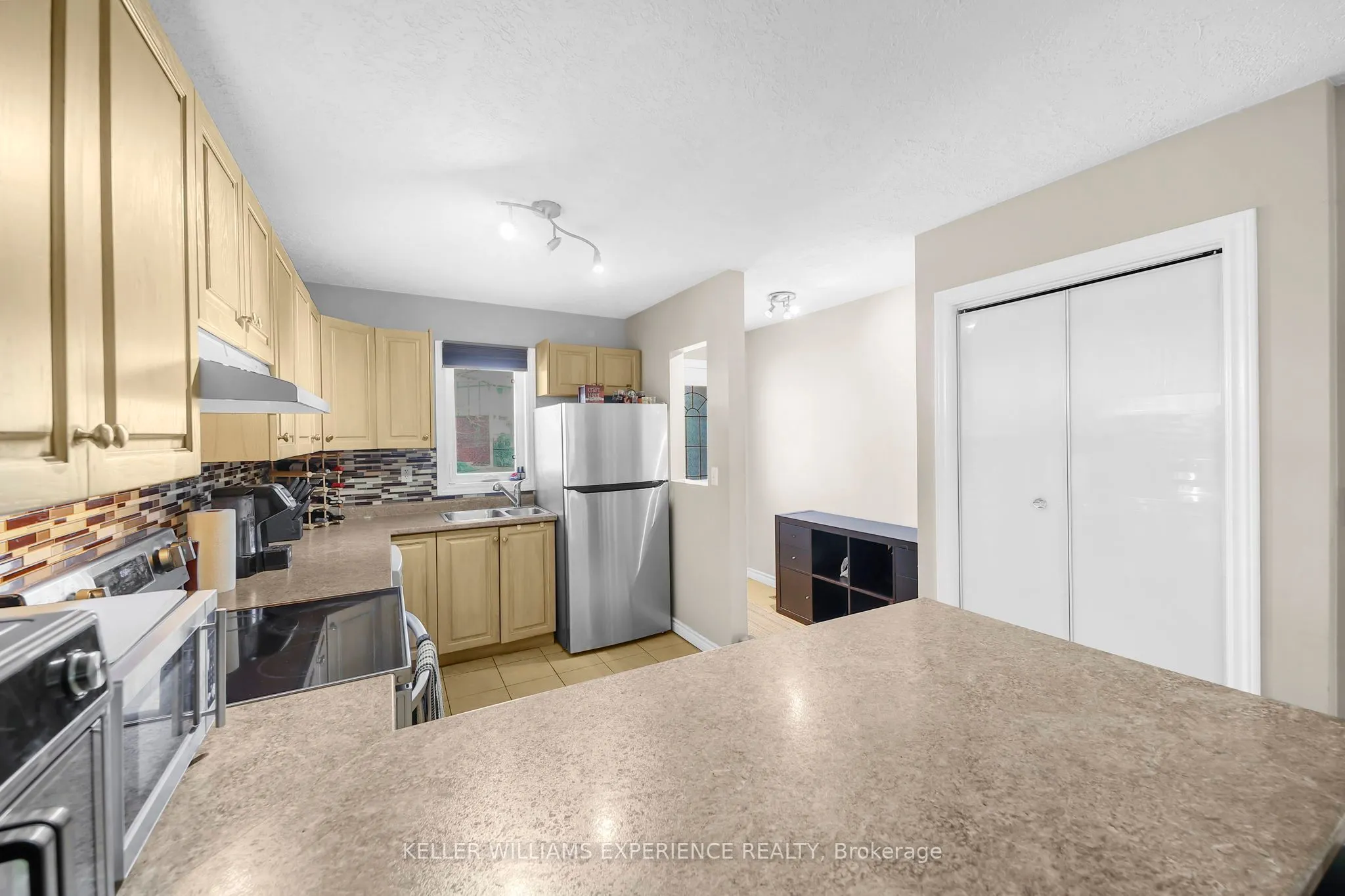 511 THOMAS Street, #1
