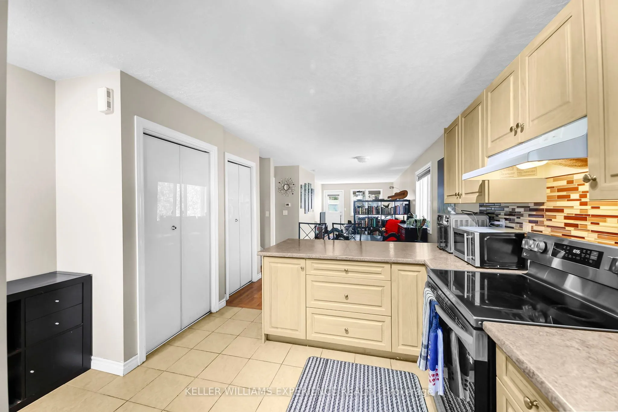 511 THOMAS Street, #1