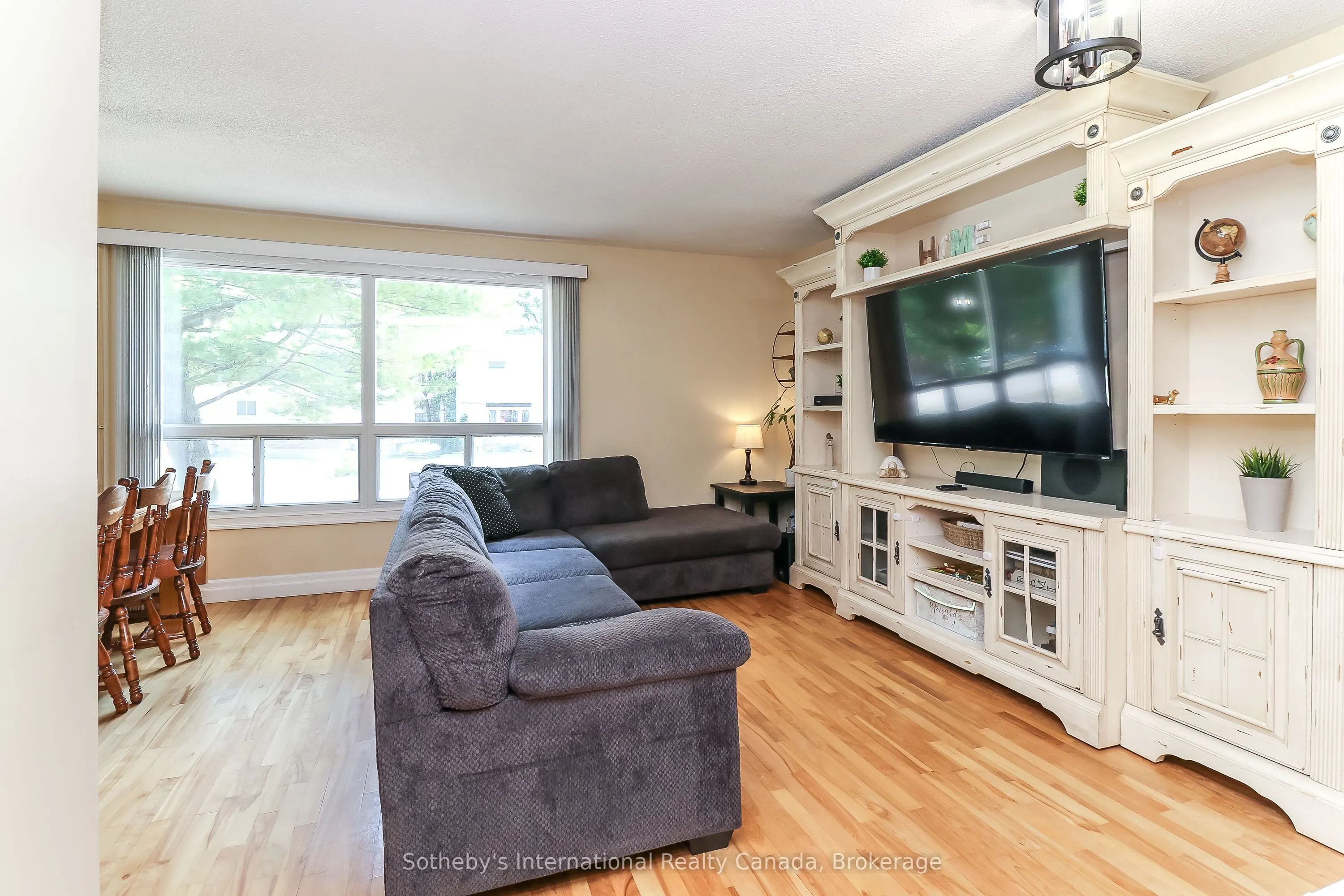 33 Parkwood Drive