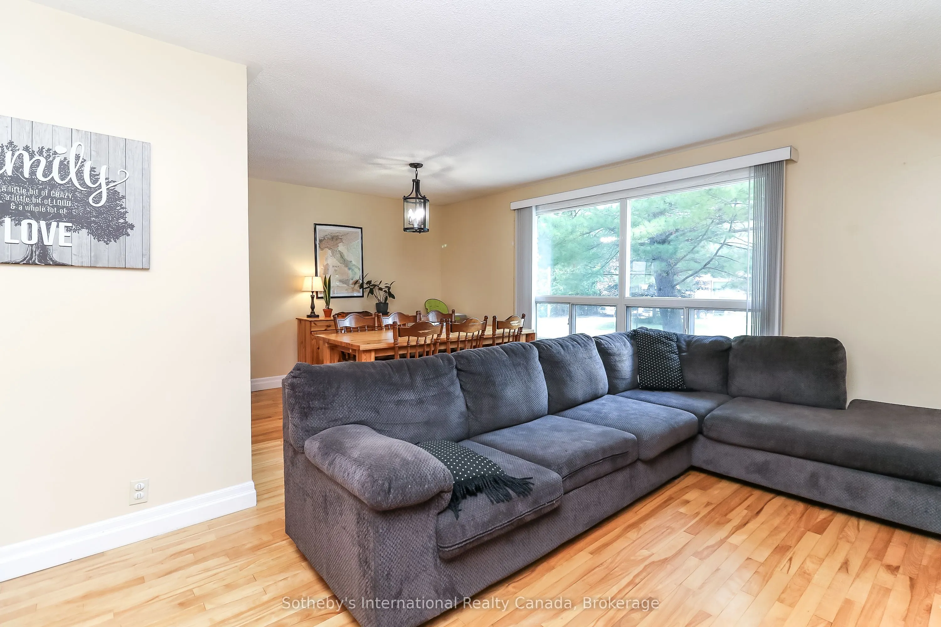 33 Parkwood Drive