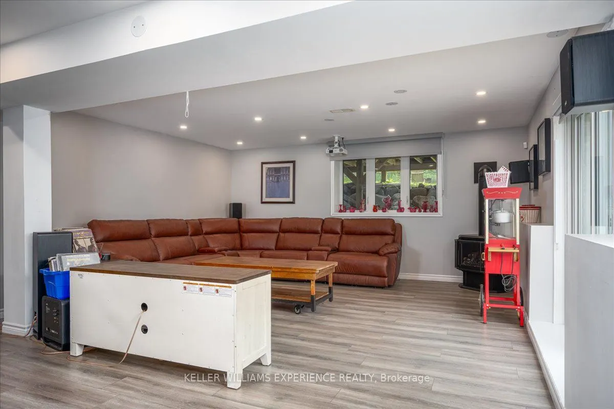 158 Moonstone Road E