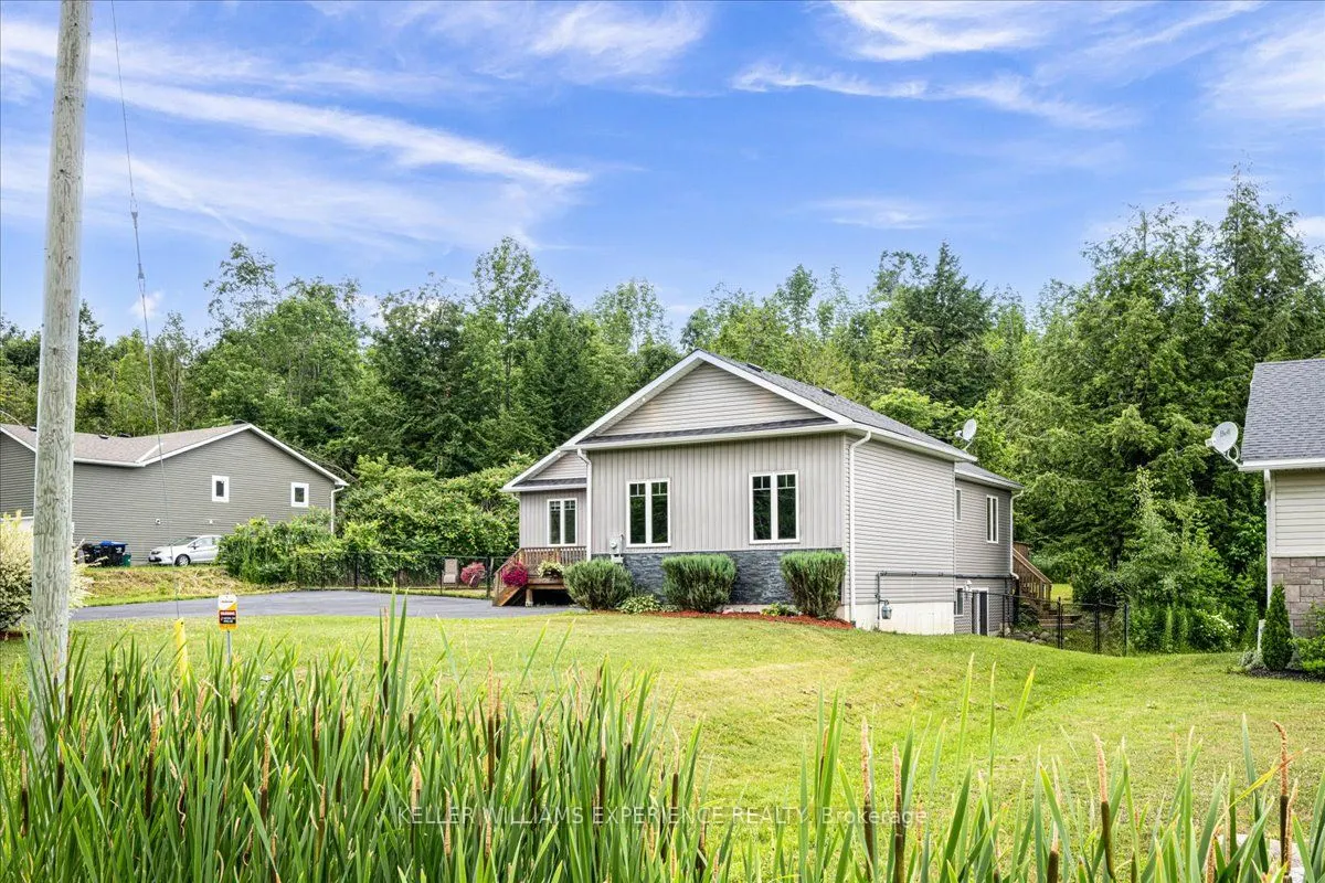 158 Moonstone Road E
