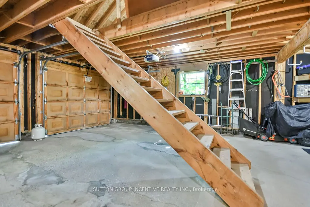 33 Alpine Way