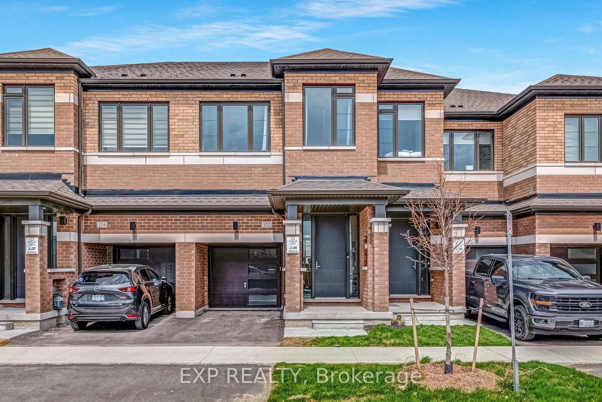 122 Turnberry Lane