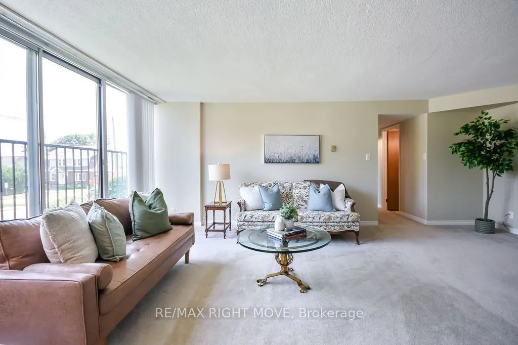 95 Matchedash Street N, #101