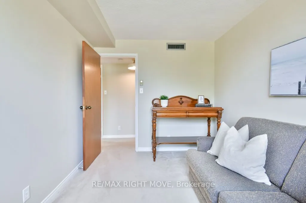 95 Matchedash Street N, #101