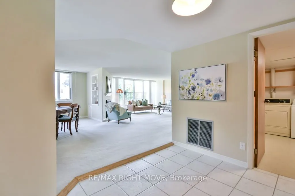 95 Matchedash Street N, #101