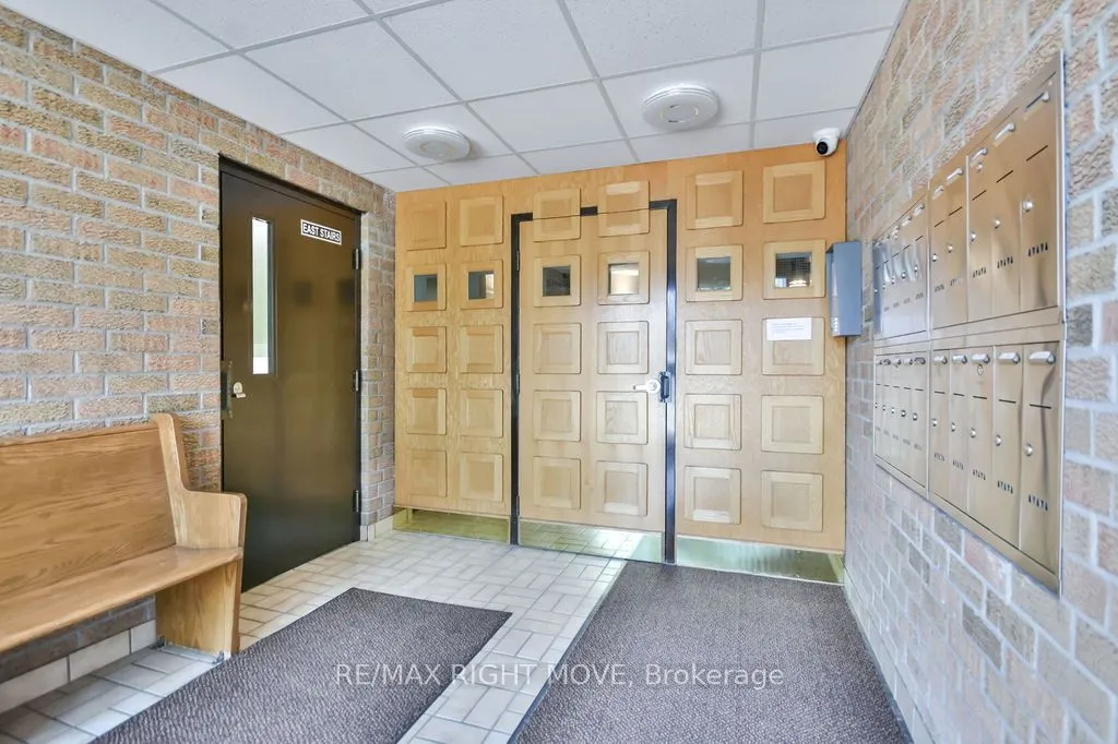 95 Matchedash Street N, #101