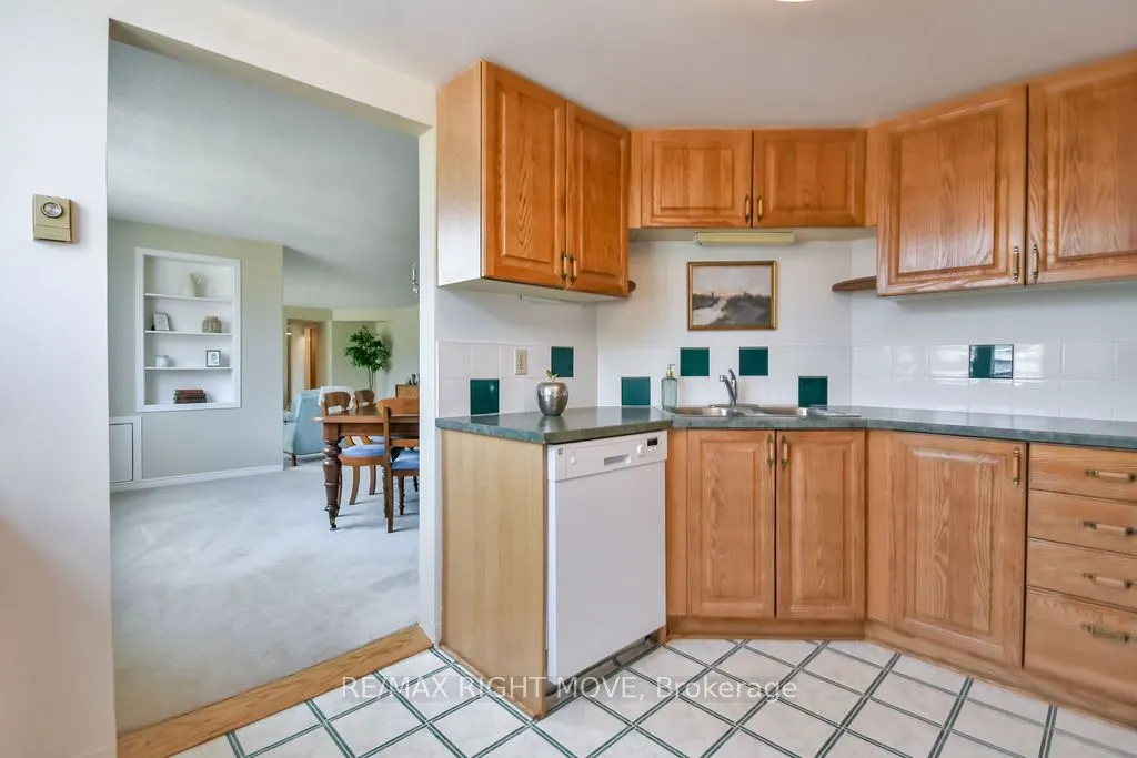 95 Matchedash Street N, #101