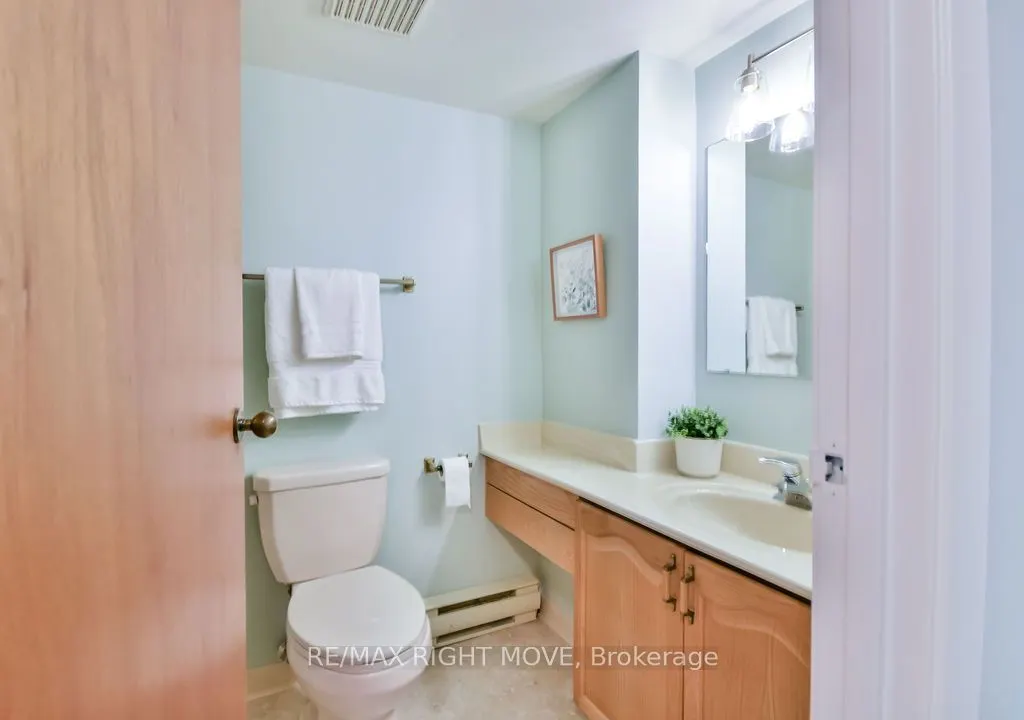 95 Matchedash Street N, #101