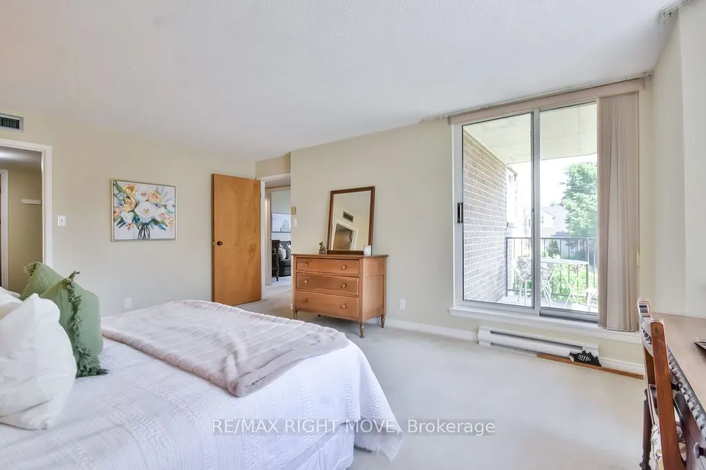 95 Matchedash Street N, #101