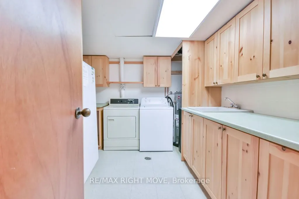 95 Matchedash Street N, #101