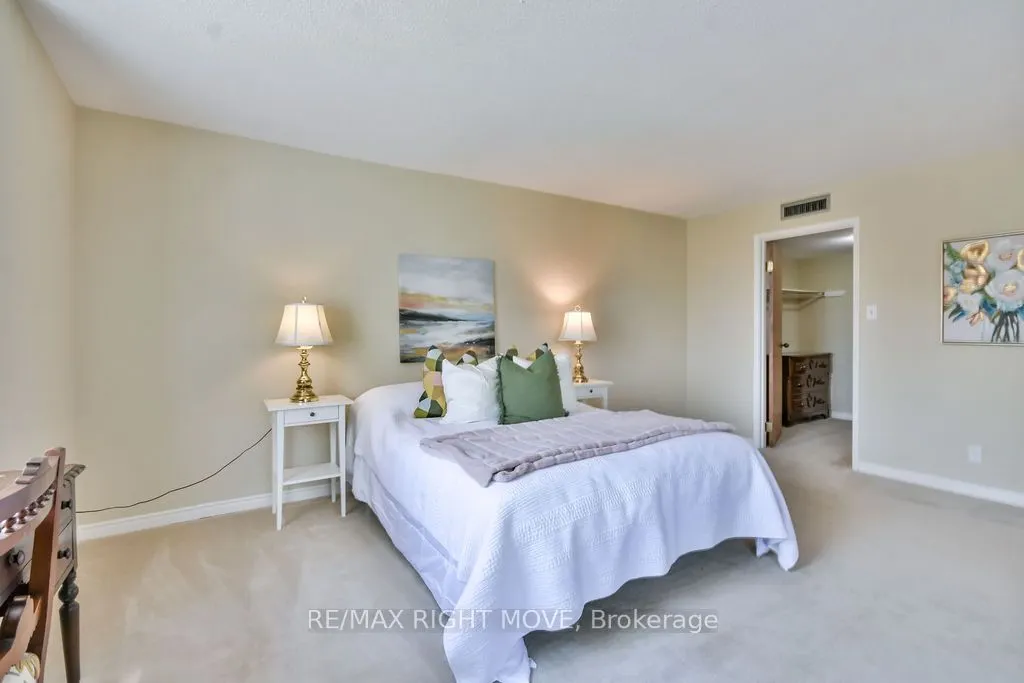95 Matchedash Street N, #101