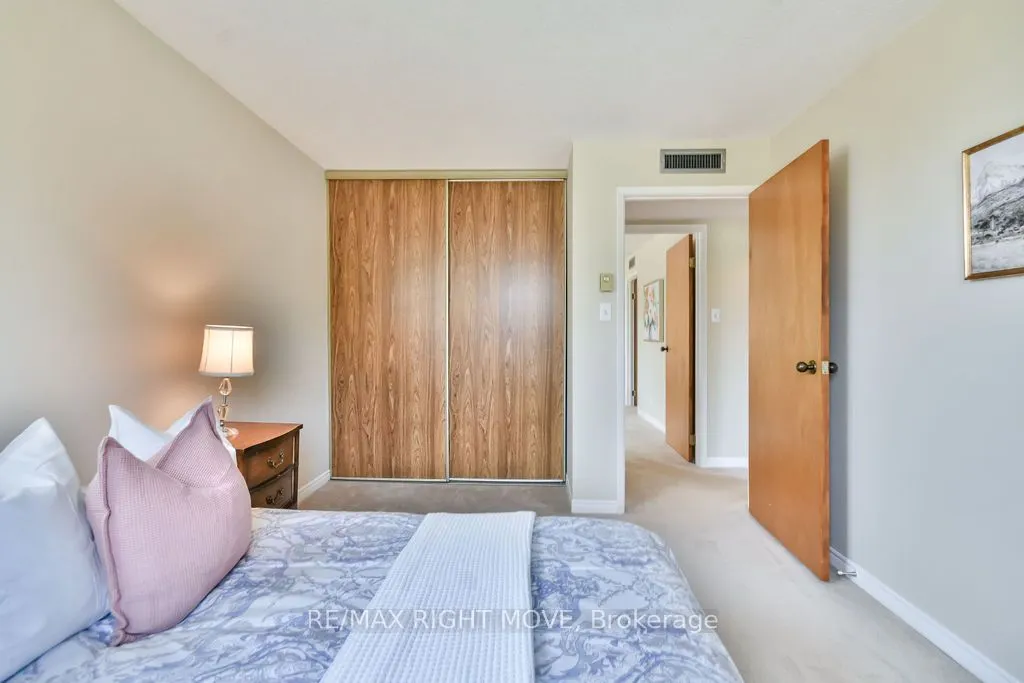 95 Matchedash Street N, #101