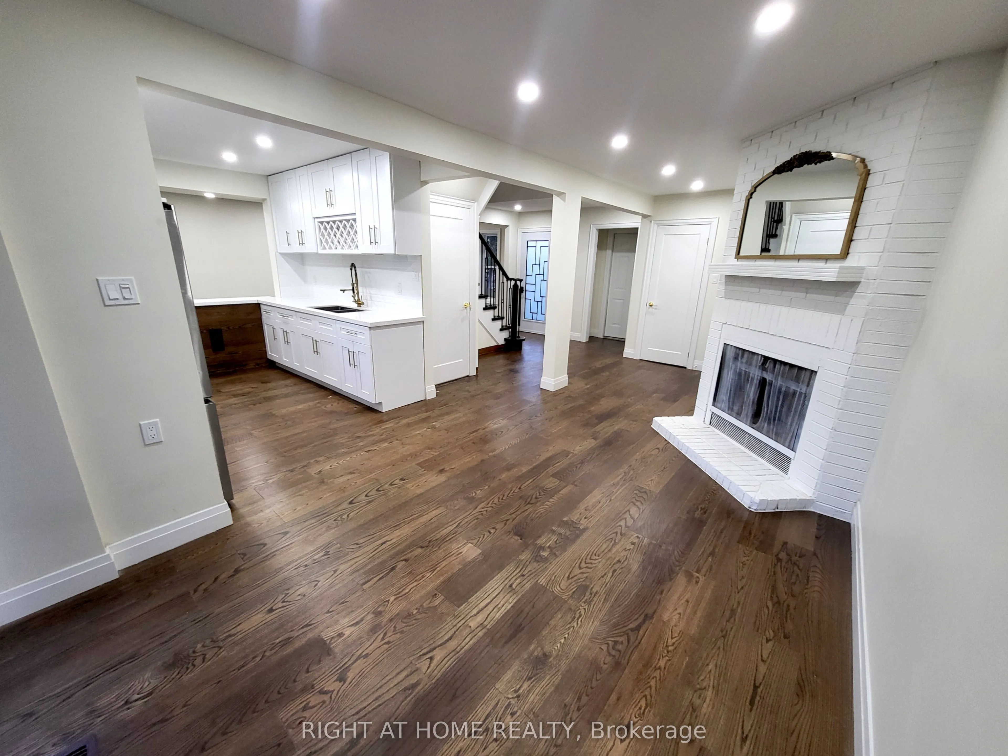247 Hickling Trail