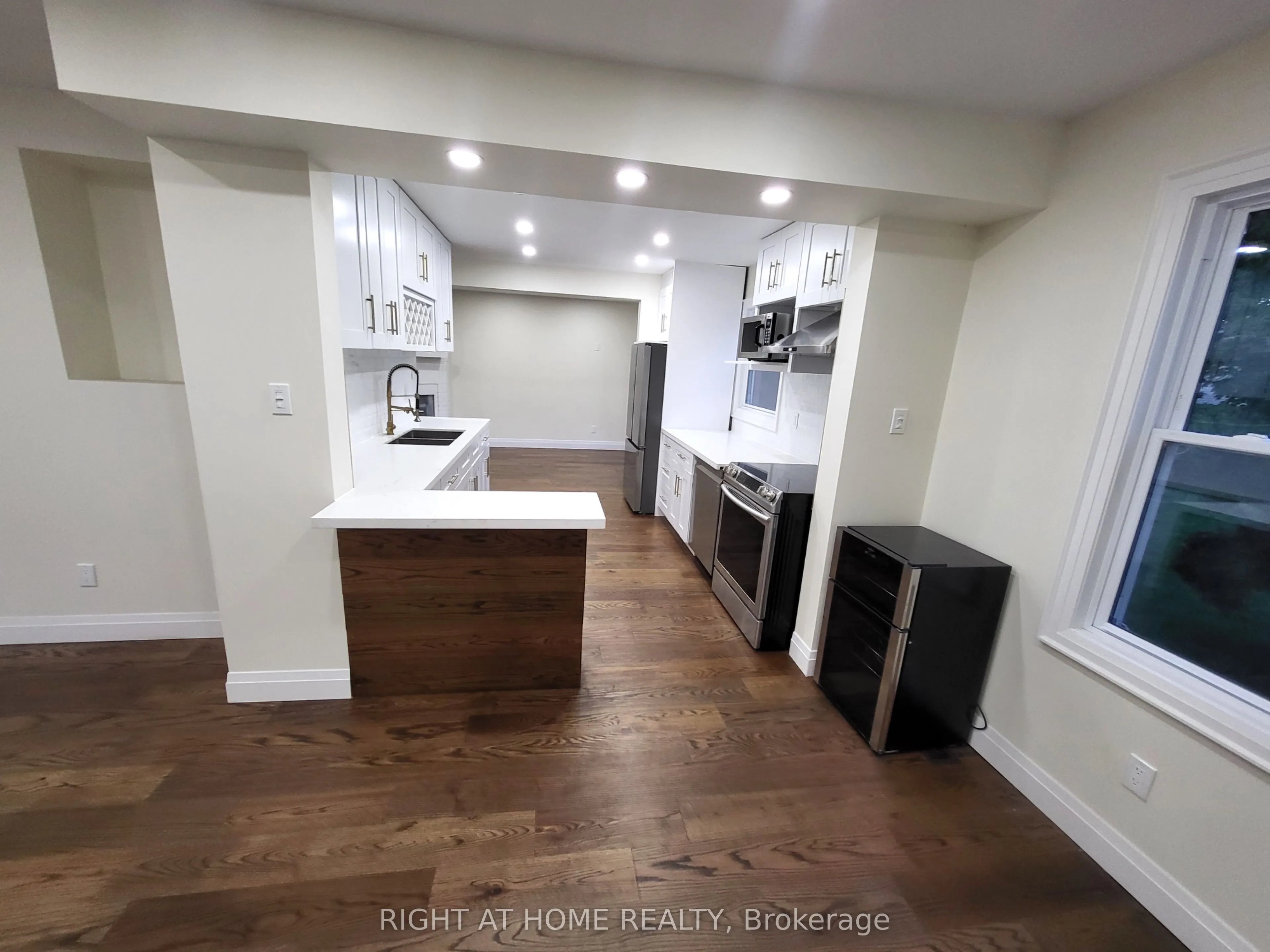 247 Hickling Trail