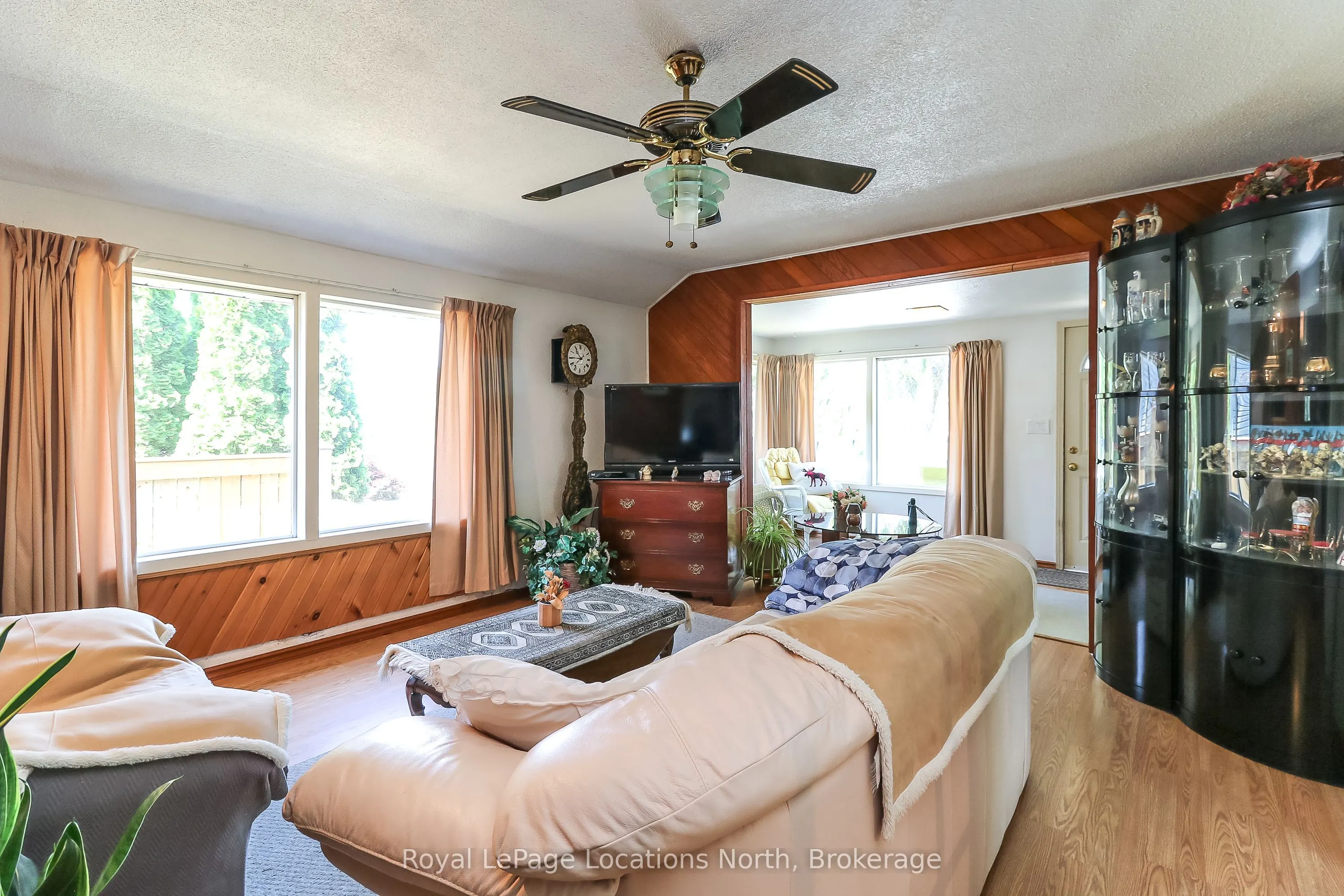 1320 River Road W
