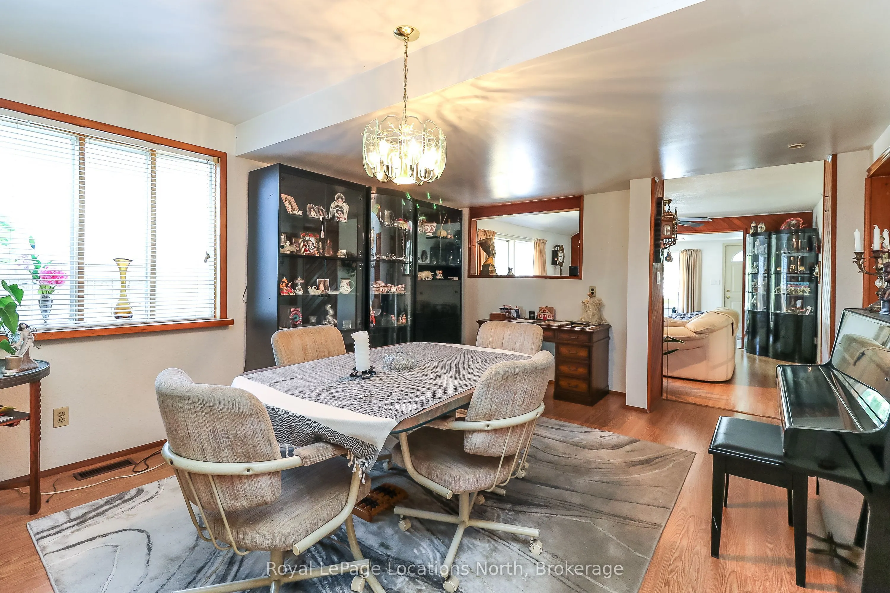 1320 River Road W
