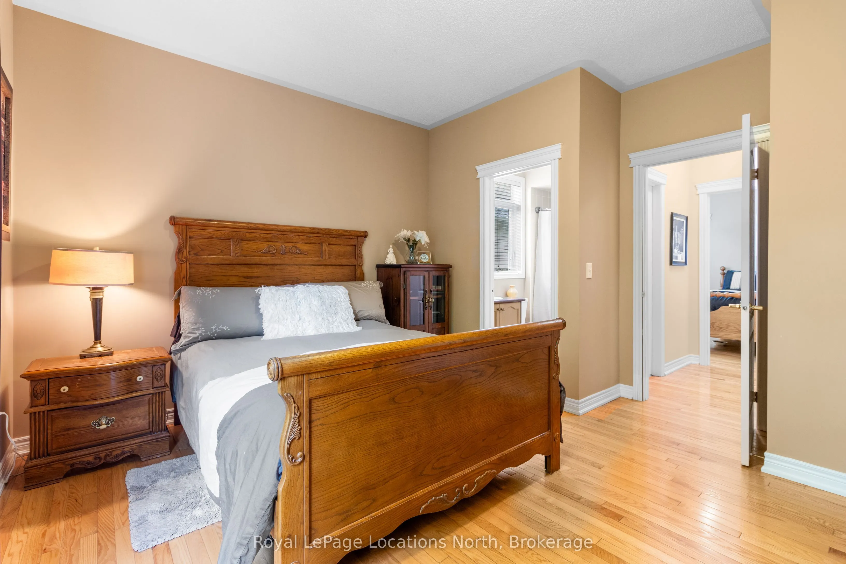 8 Broadpoint Street
