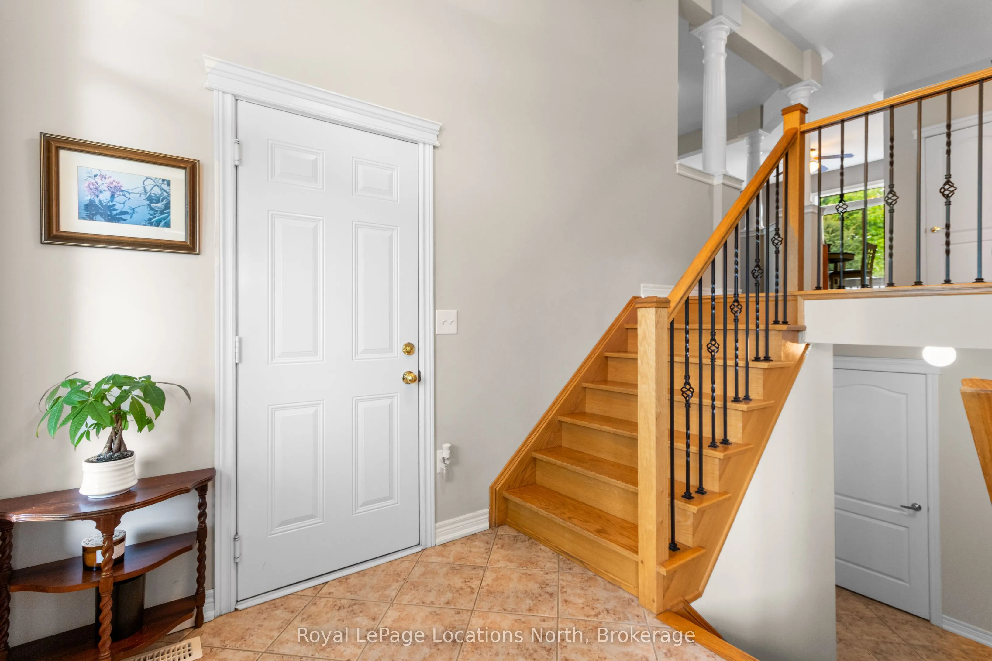 8 Broadpoint Street