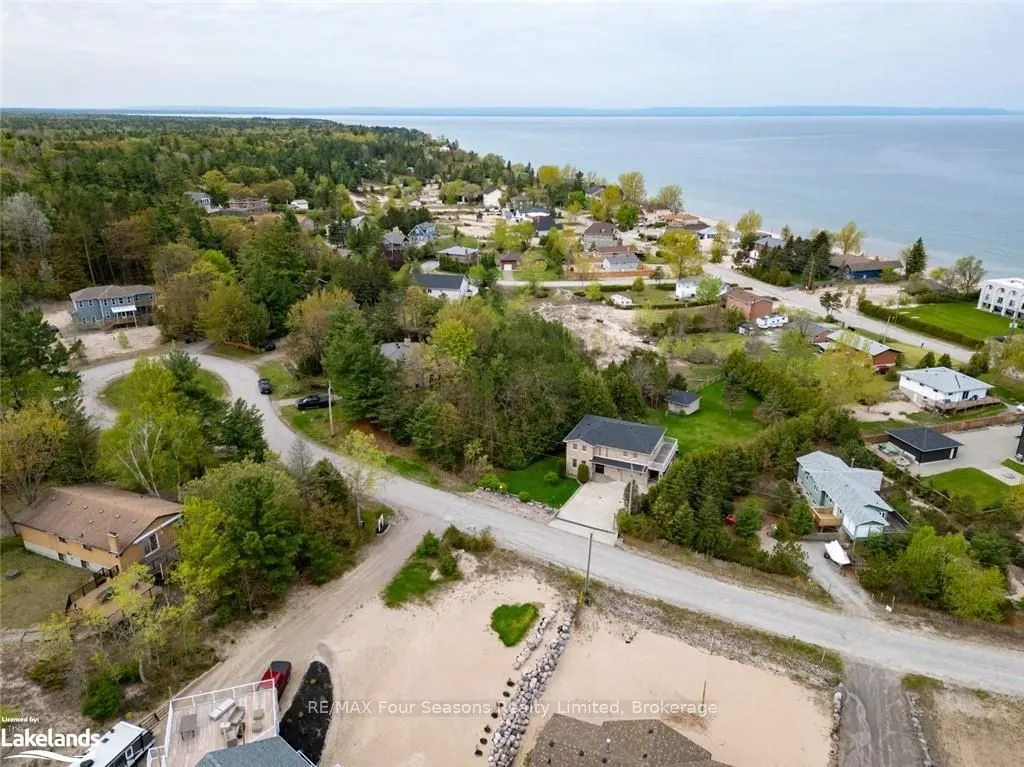 10 Lorrie Crescent